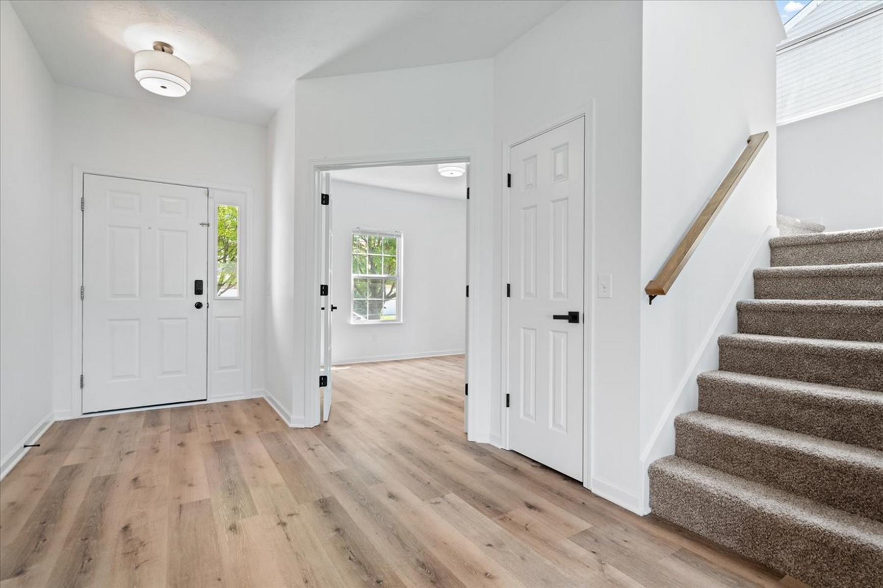  Completely Remodeled Four Bedroom Home on Oversized Lot - 物件實景