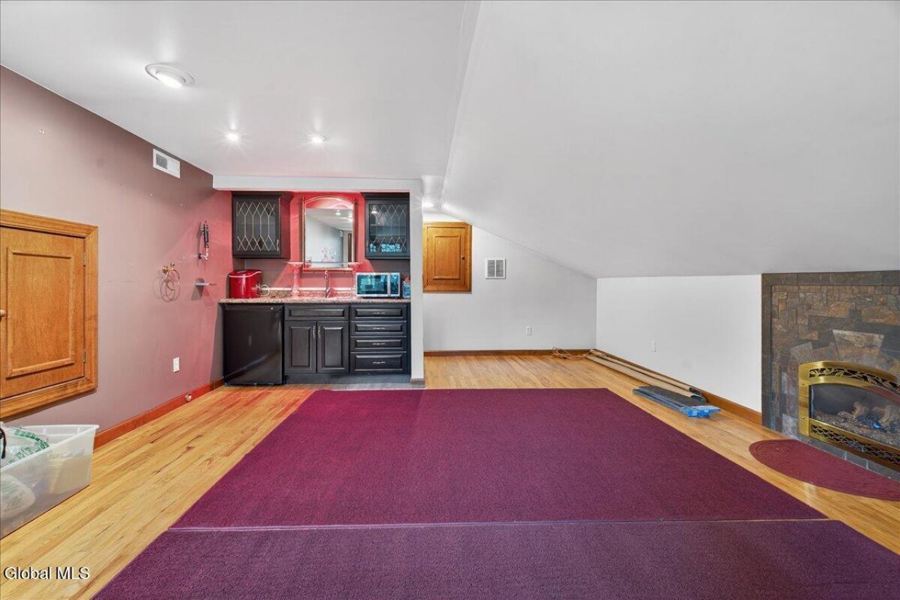 Clifton Park, New York, 12065, United States, 4 Bedrooms Bedrooms, ,3 BathroomsBathrooms,Residential,For Sale,1968691