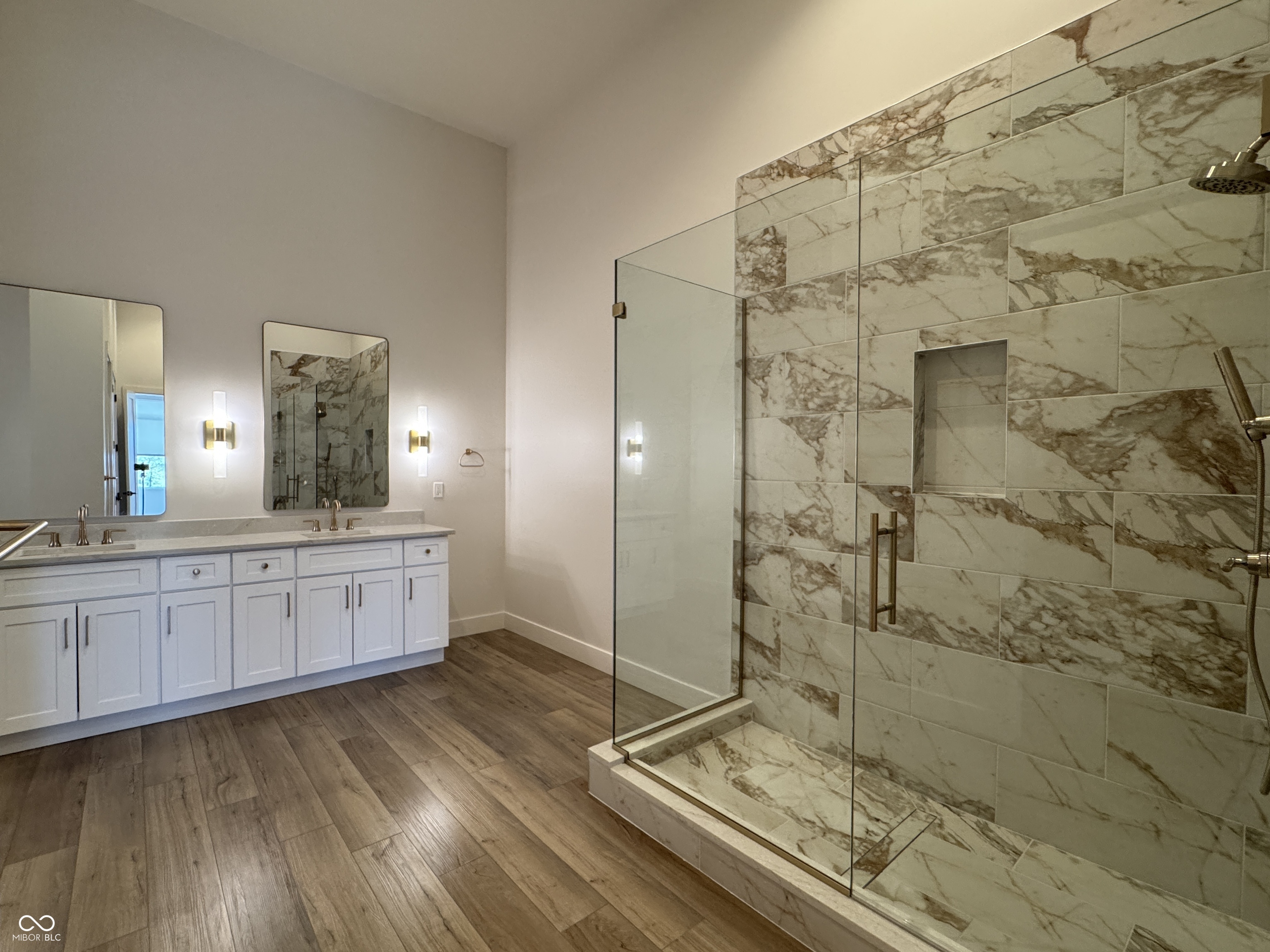 Carmel, Indiana, 46032, United States, 2 Bedrooms Bedrooms, ,3 BathroomsBathrooms,Residential,For Sale,1983027