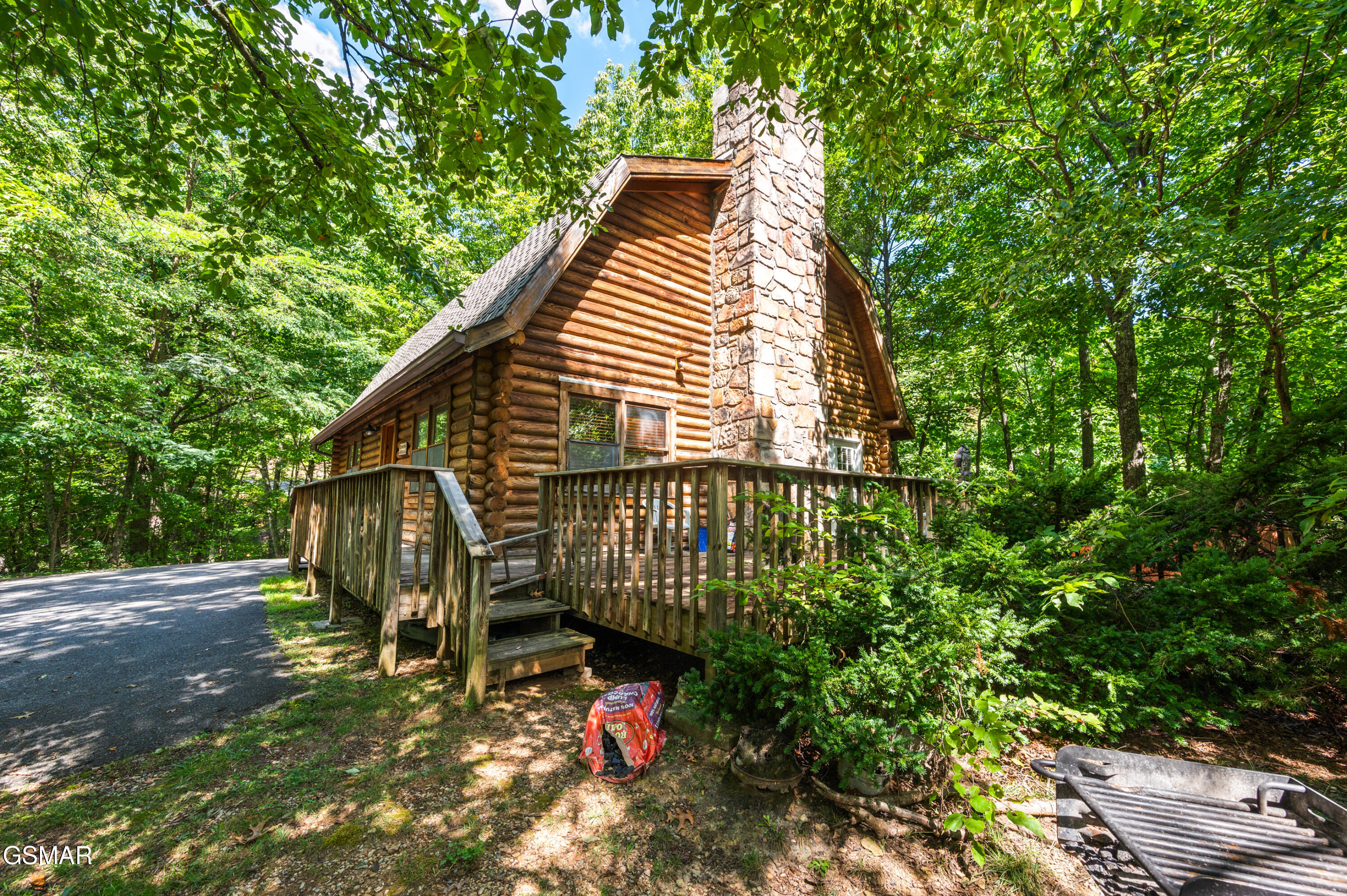 Gatlinburg, Tennessee, 37738, United States, 2 Bedrooms Bedrooms, ,2 BathroomsBathrooms,Residential,For Sale,1935267