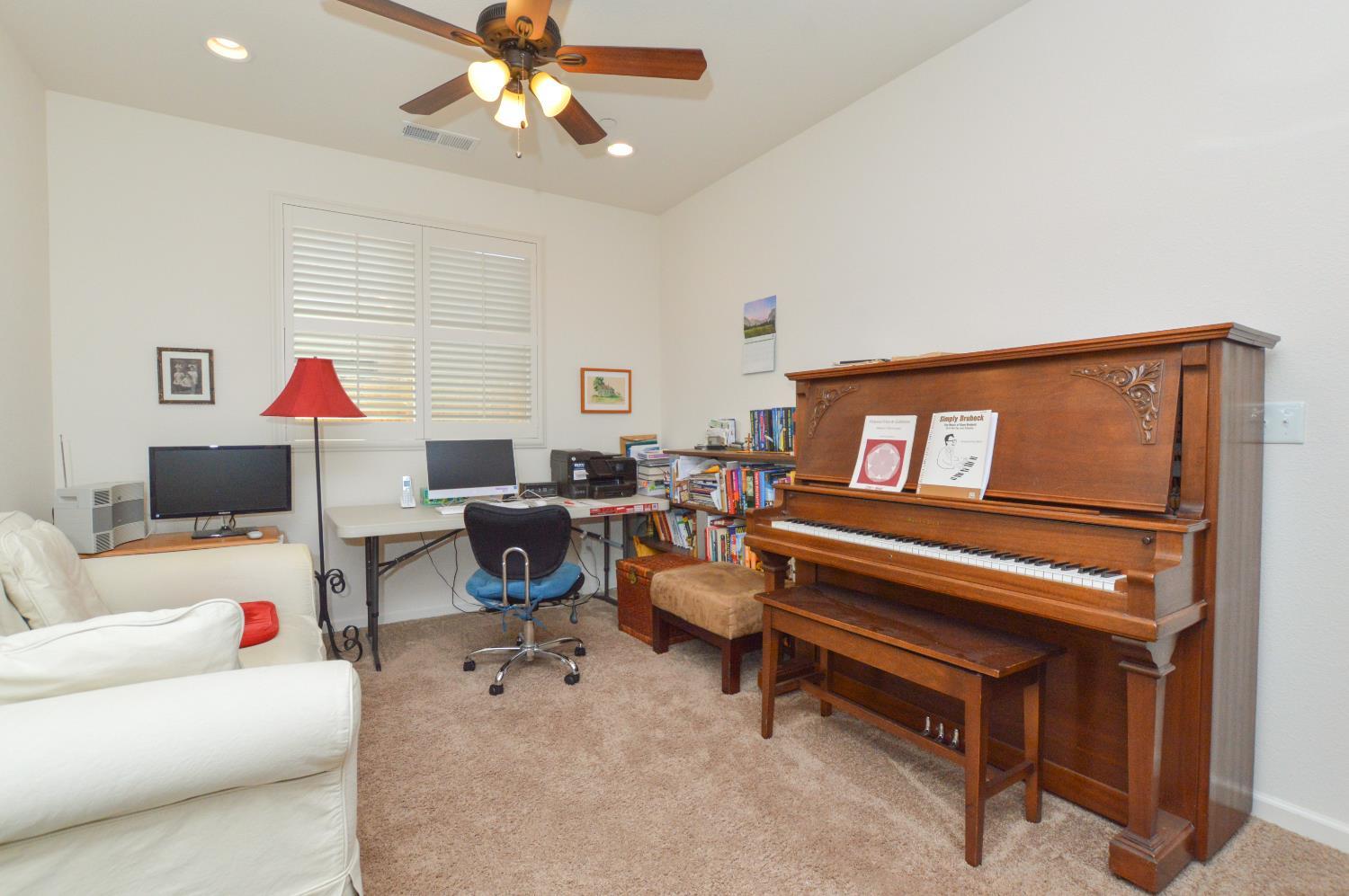Clovis, California, 93619, United States, 4 Bedrooms Bedrooms, ,2 BathroomsBathrooms,Residential,For Sale,1873702