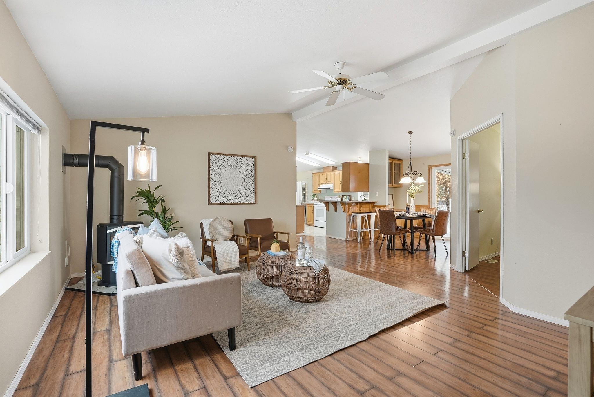 Greenacres, Washington, 99016, United States, 5 Bedrooms Bedrooms, ,2 BathroomsBathrooms,Residential,For Sale,2001748