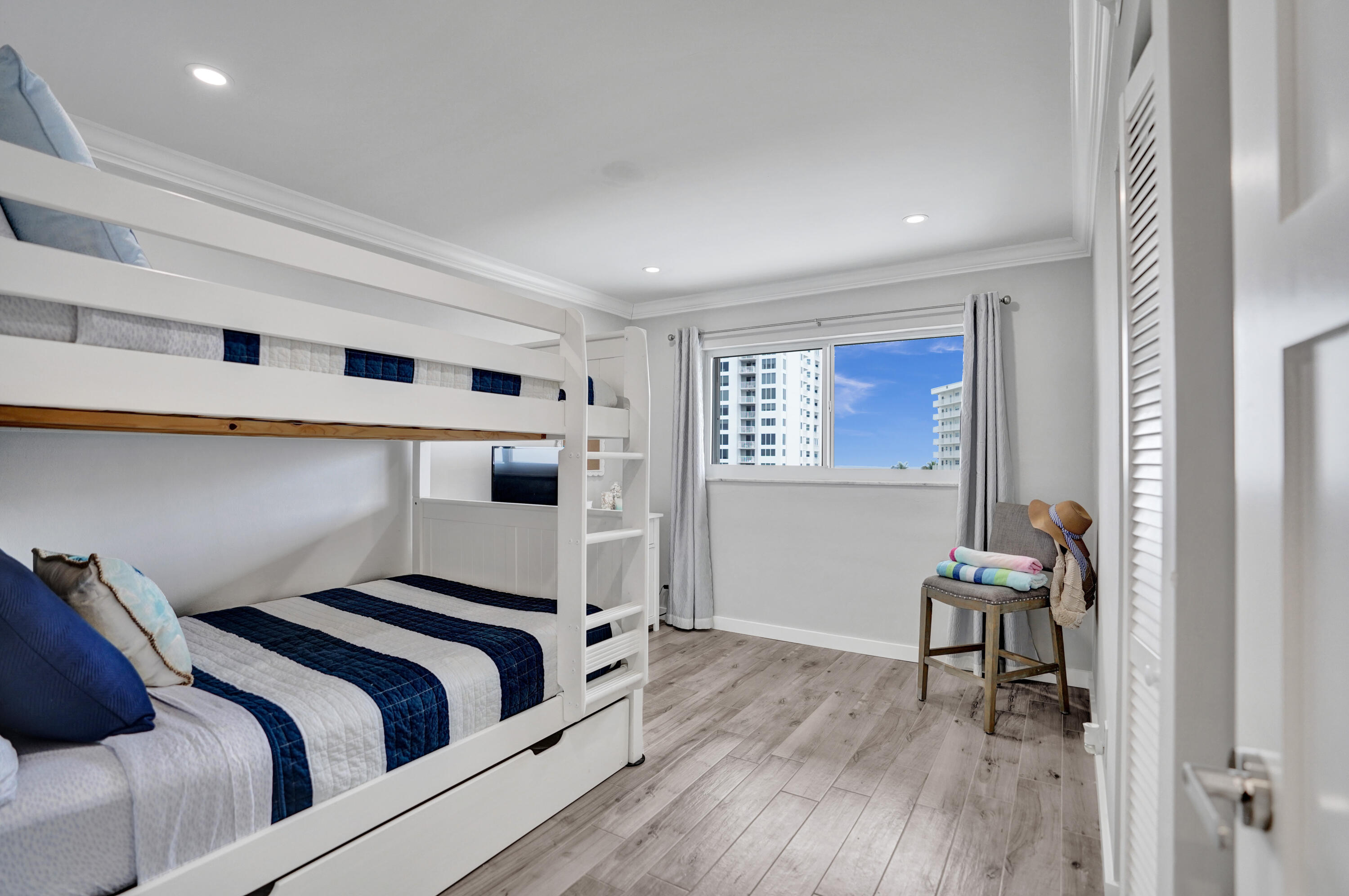 Highland Beach, Florida, 33487, United States, 2 Bedrooms Bedrooms, ,2 BathroomsBathrooms,Residential,For Sale,1828611