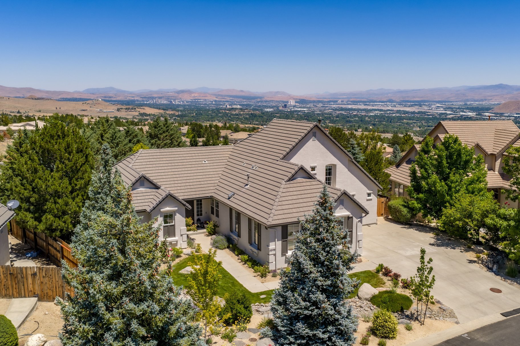  Gorgeous, Fully Updated Arrowcreek Home with Stunning Views - 物件實景