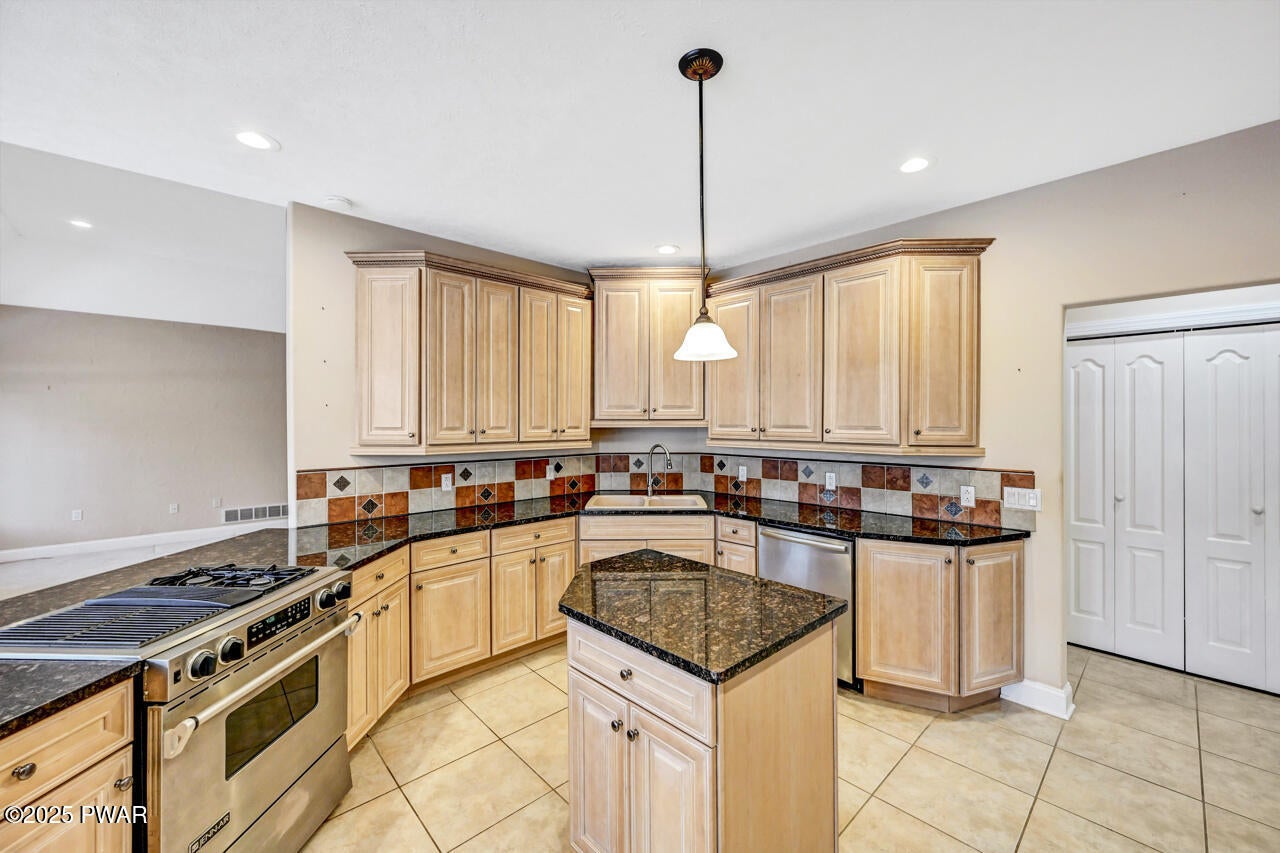 Lords Valley, Pennsylvania, 18428, United States, 3 Bedrooms Bedrooms, ,3 BathroomsBathrooms,Residential,For Sale,2005148