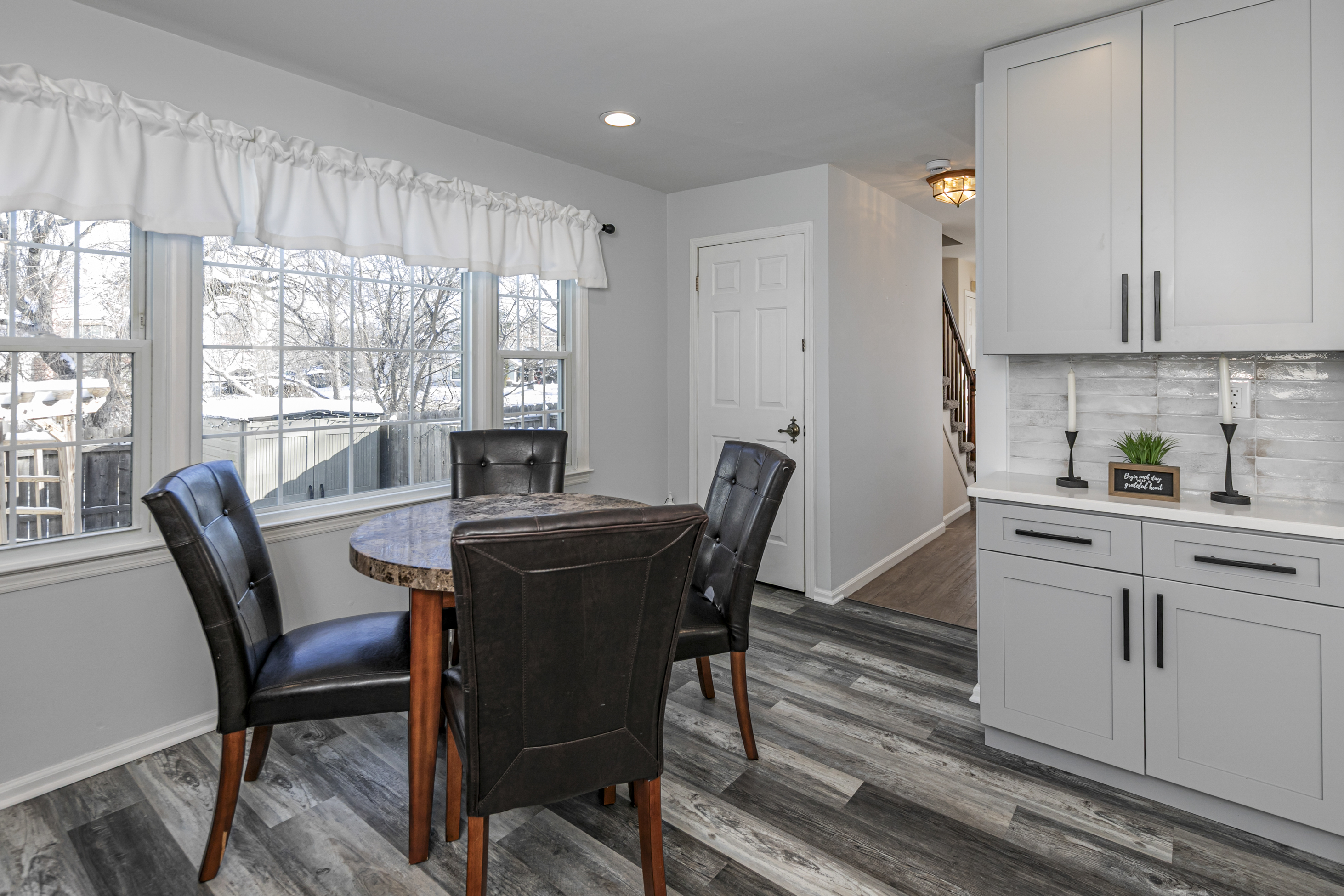  Williamsburg Square Townhouse with New Kitchen, Floors & Bath - 物件實景