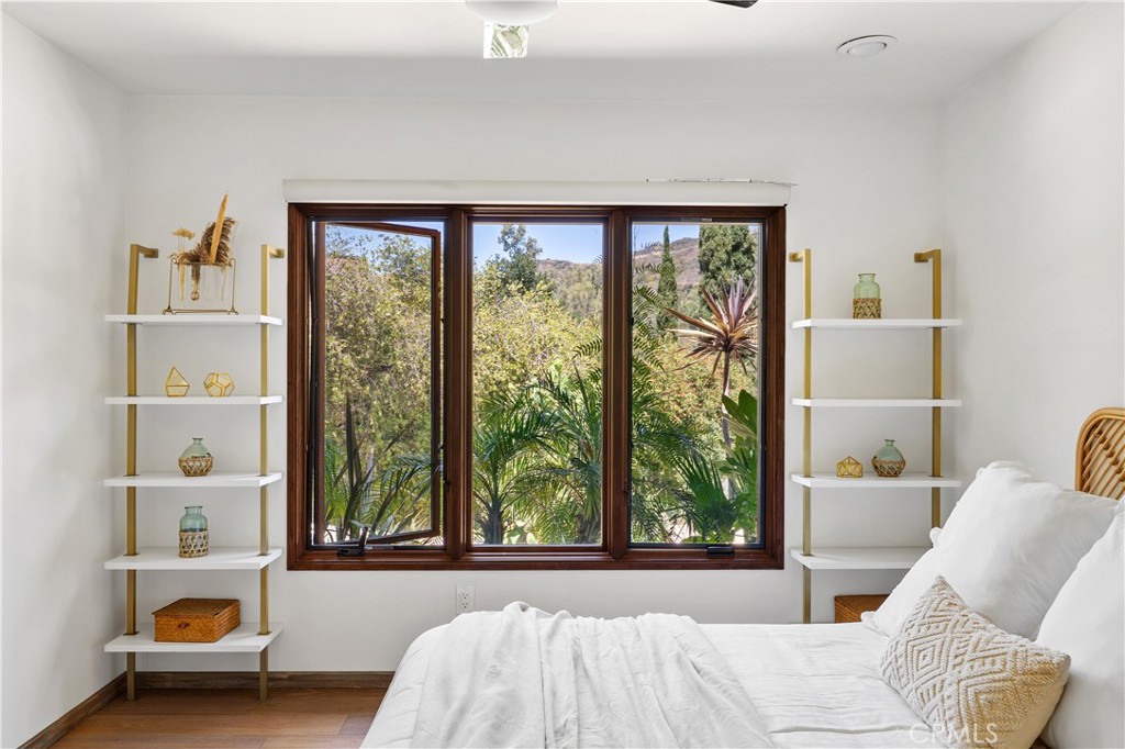 Calabasas, California, 91302, United States, 4 Bedrooms Bedrooms, ,3 BathroomsBathrooms,Residential,For Sale,1890282