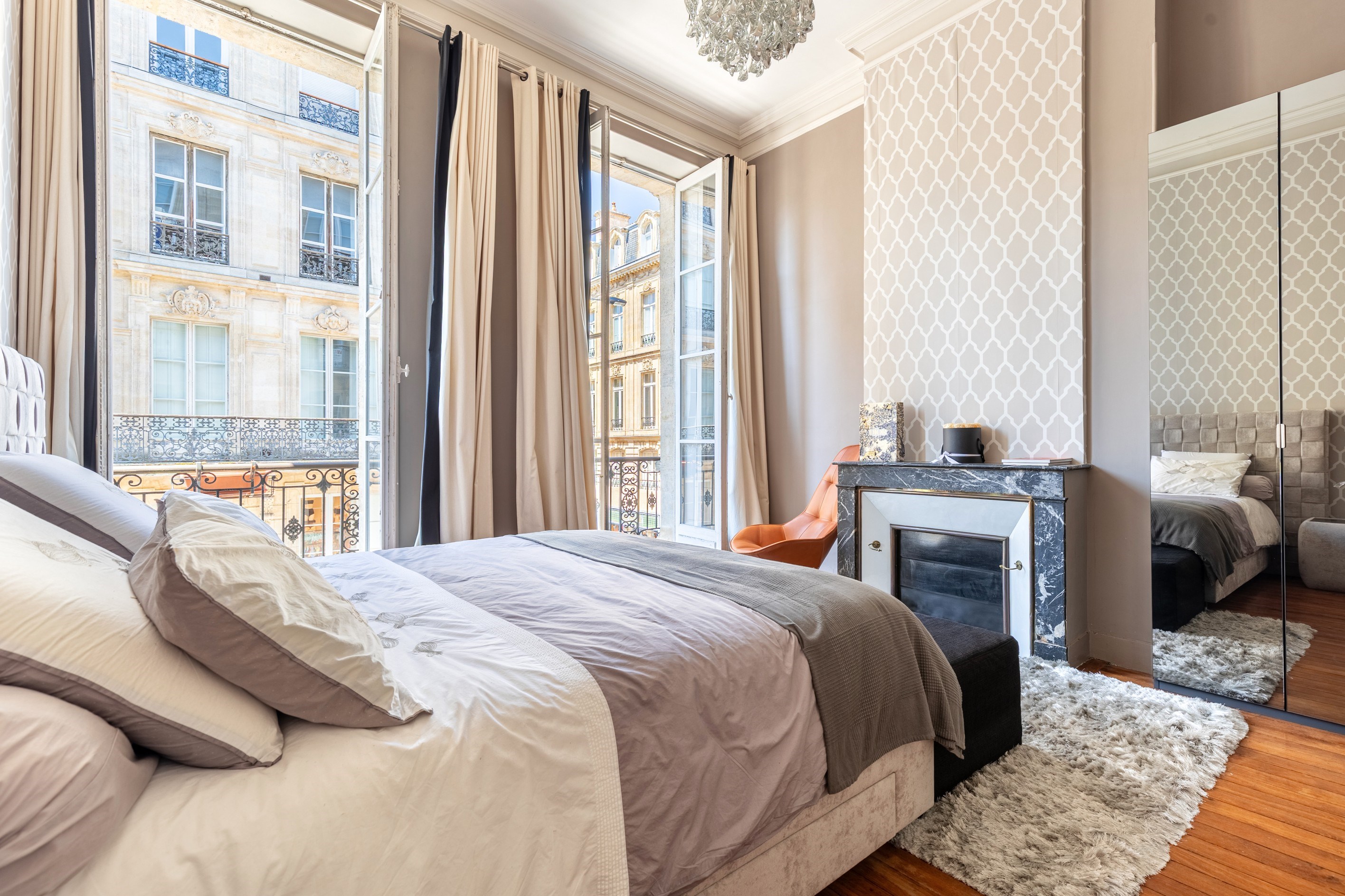  BORDEAUX CITY CENTER – ELEGANT TOWN FURNISHED APARTMENT WITH BALCONIES & ELEVAT… - 物件實景
