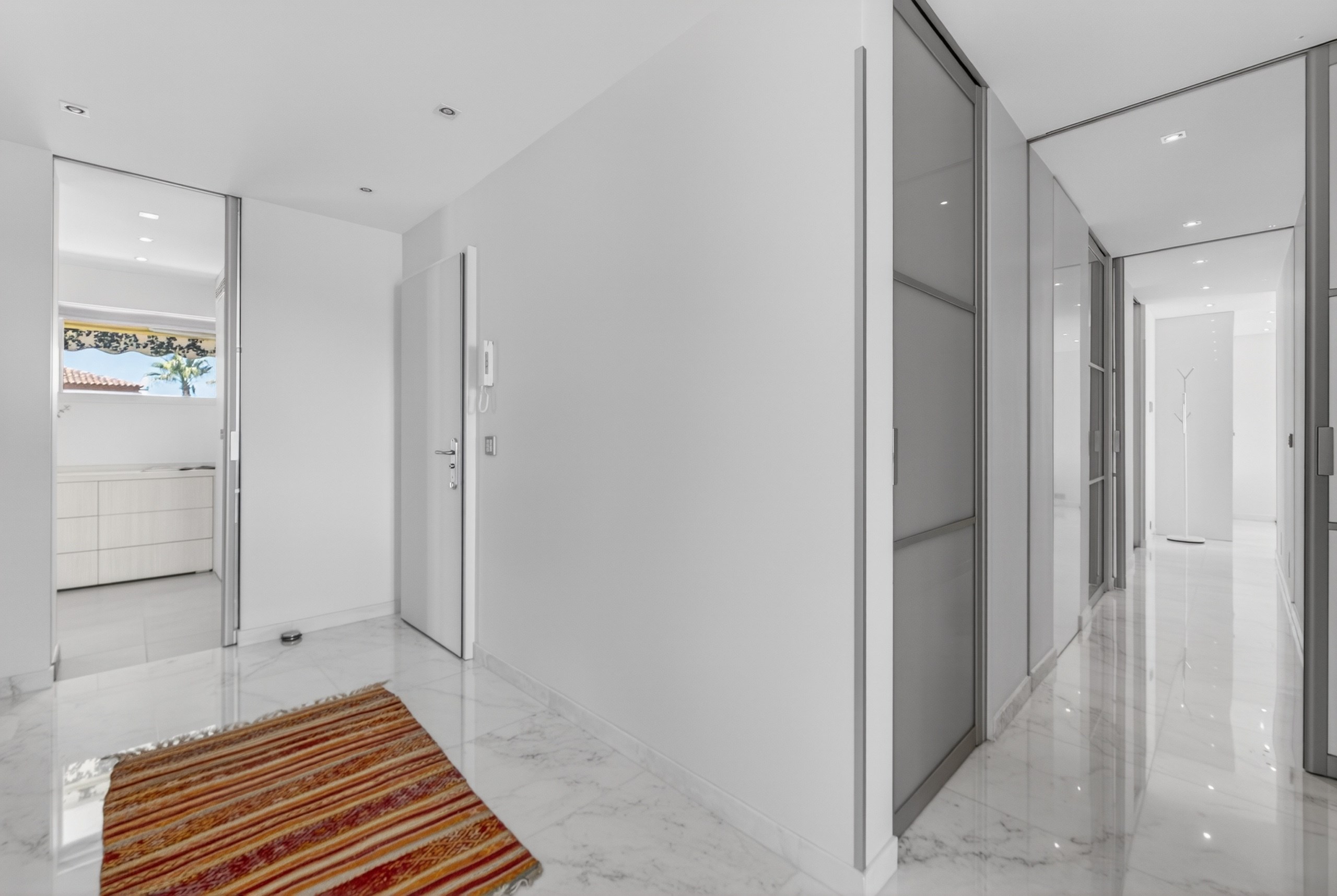  Top floor apartment with sea views and terraces in Cap d’Antibes - 物件實景
