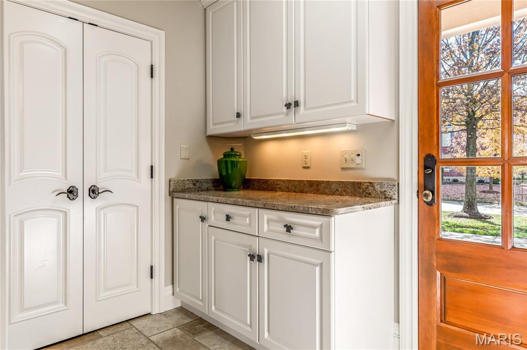 St Charles, Missouri, 63304, United States, 4 Bedrooms Bedrooms, ,6 BathroomsBathrooms,Residential,For Sale,1992889