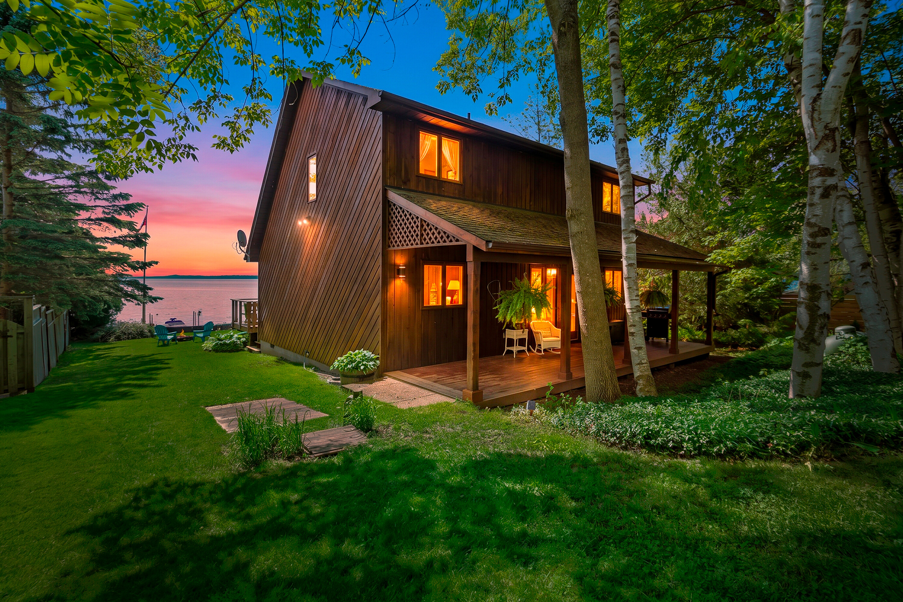  Year-Round Waterfront Cottage - 物件實景