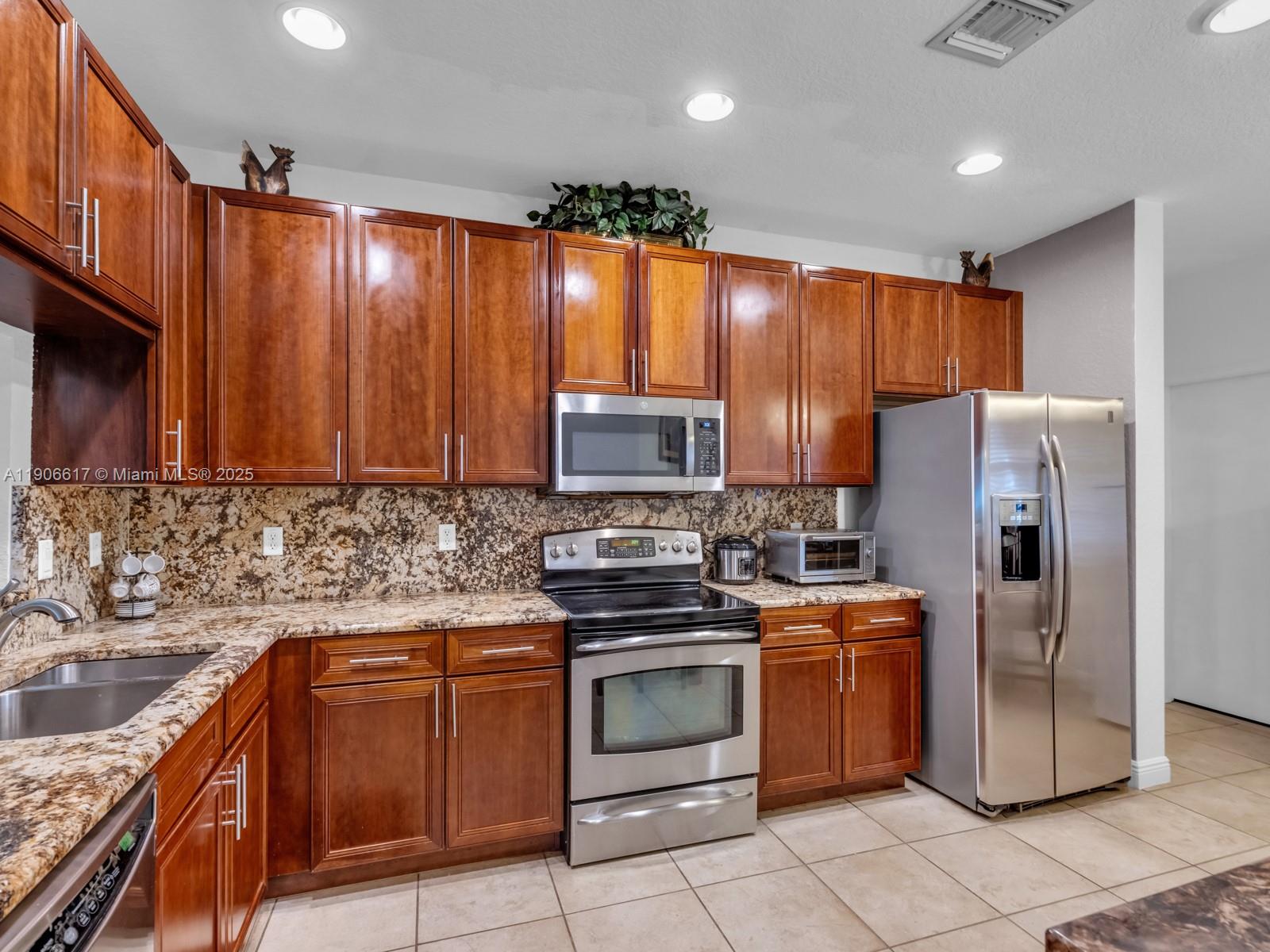 Cooper City, Florida, 33328, United States, 3 Bedrooms Bedrooms, ,3 BathroomsBathrooms,Residential,For Sale,1984666