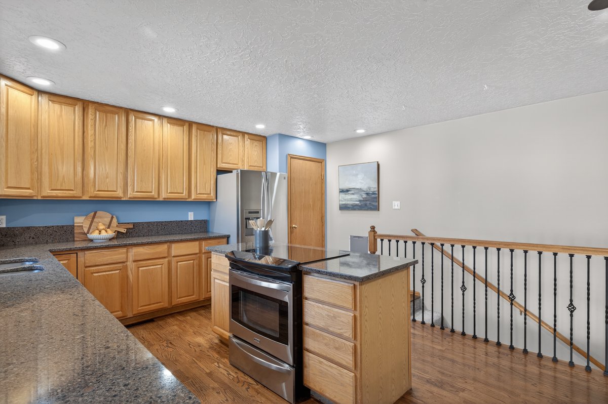 Cheyenne, Wyoming, 82009, United States, 5 Bedrooms Bedrooms, ,2 BathroomsBathrooms,Residential,For Sale,2016553