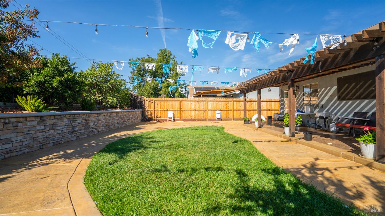 Vacaville, California, 95687, United States, 4 Bedrooms Bedrooms, ,2 BathroomsBathrooms,Residential,For Sale,1971477