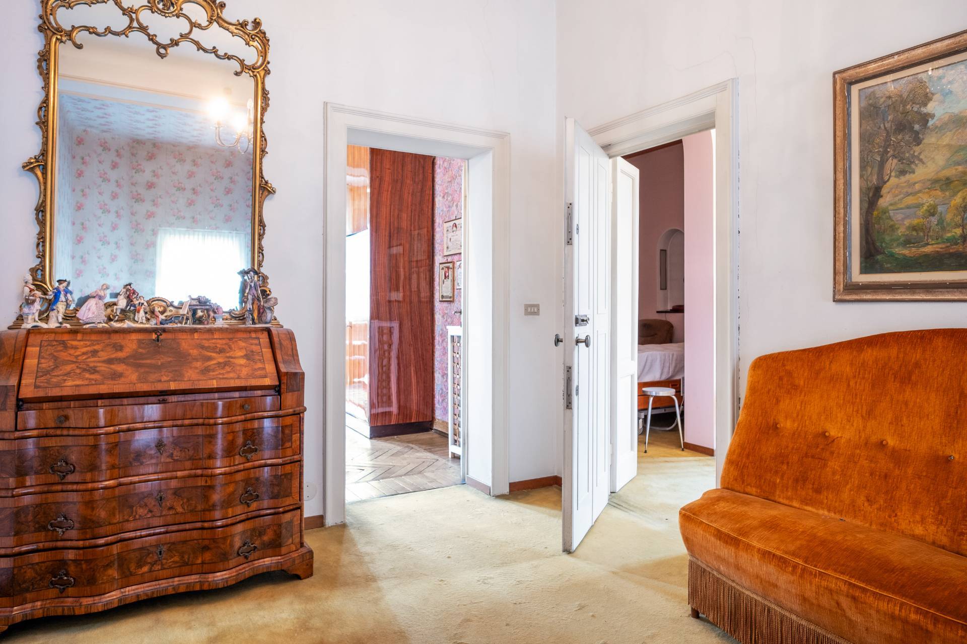 Varese, Varese, 21100, IT, 7 Bedrooms Bedrooms, ,3 BathroomsBathrooms,Residential,For Sale,1796981