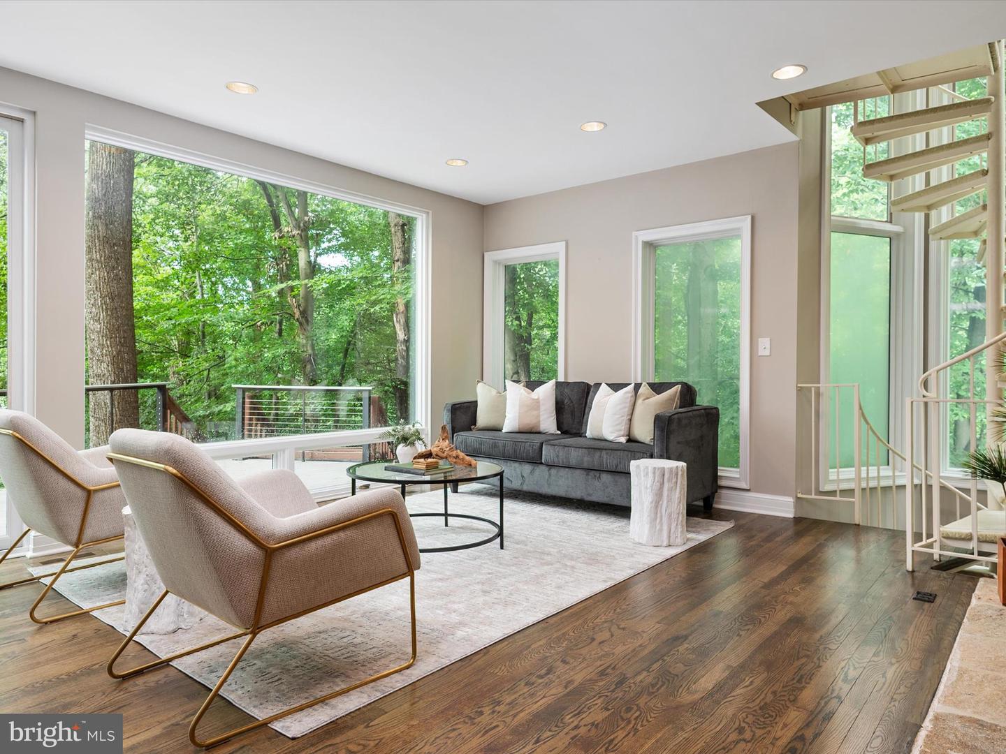 Annapolis, Maryland, 21401, United States, 5 Bedrooms Bedrooms, ,5 BathroomsBathrooms,Residential,For Sale,1895873