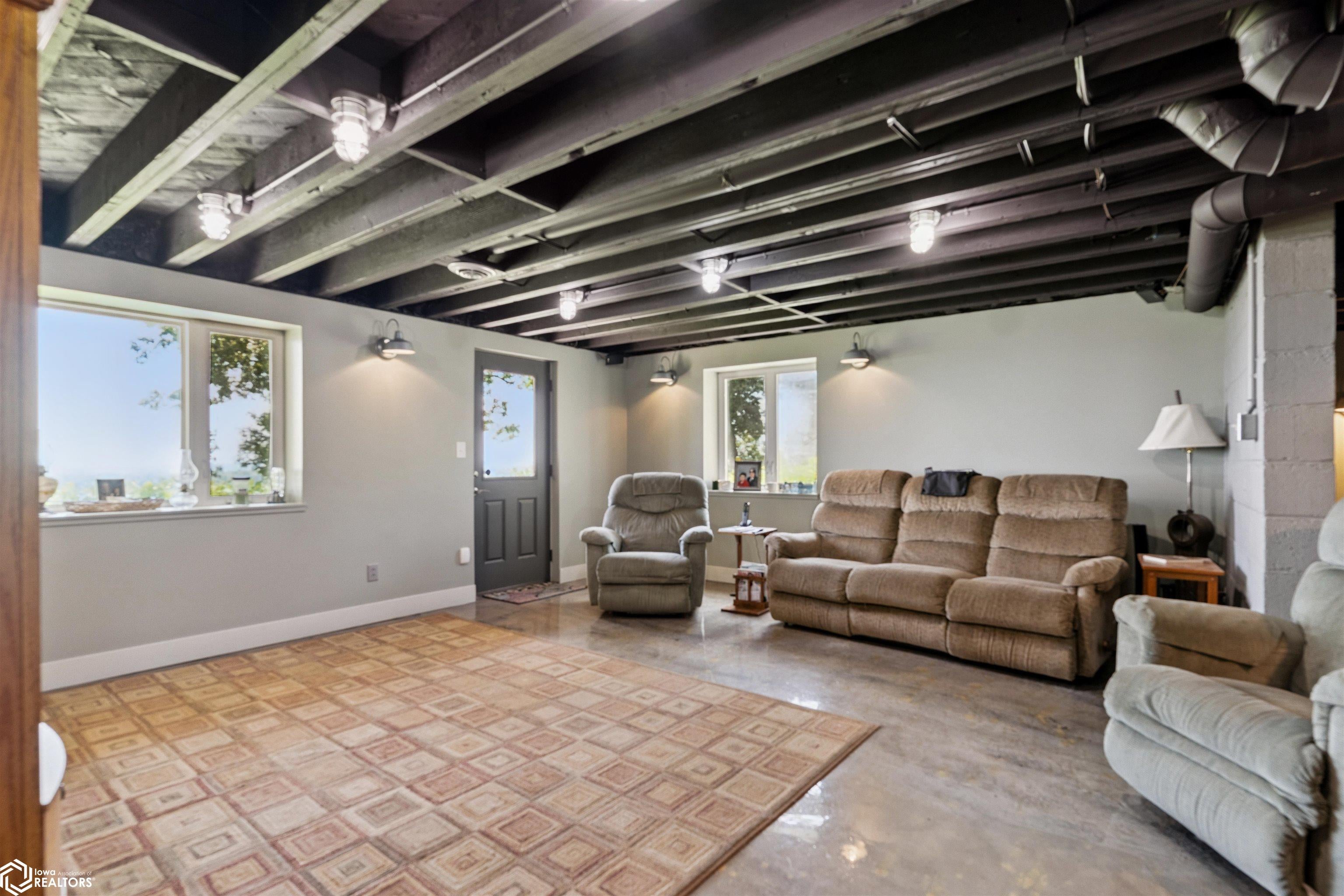 Burlington, Iowa, 52601, United States, 3 Bedrooms Bedrooms, ,3 BathroomsBathrooms,Residential,For Sale,1879200