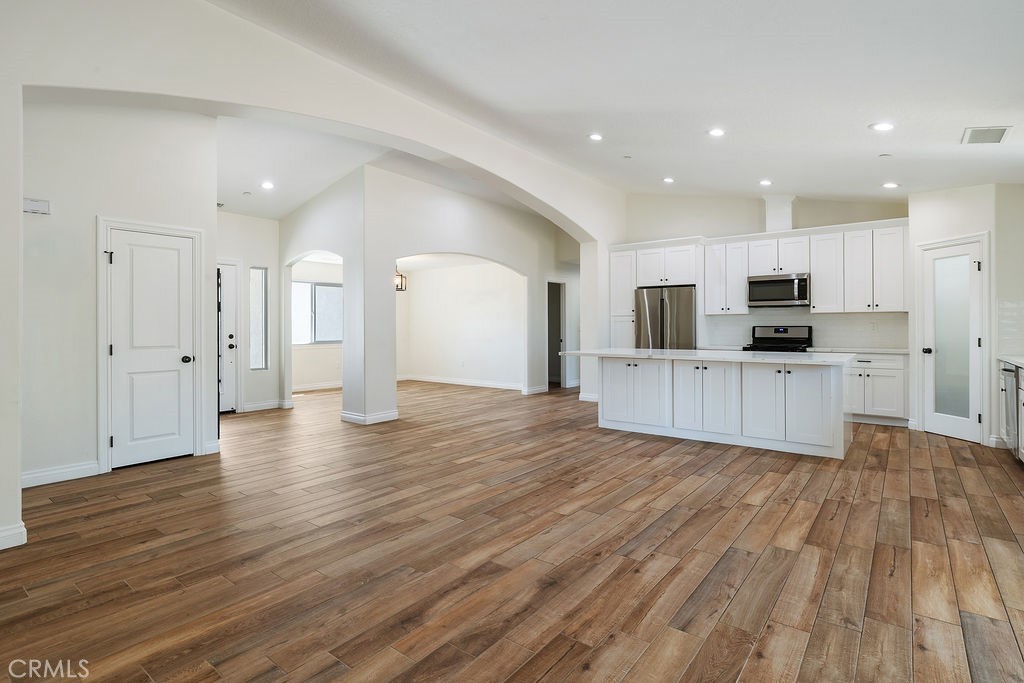 Hesperia, California, 92345, United States, 4 Bedrooms Bedrooms, ,3 BathroomsBathrooms,Residential,For Sale,1937064