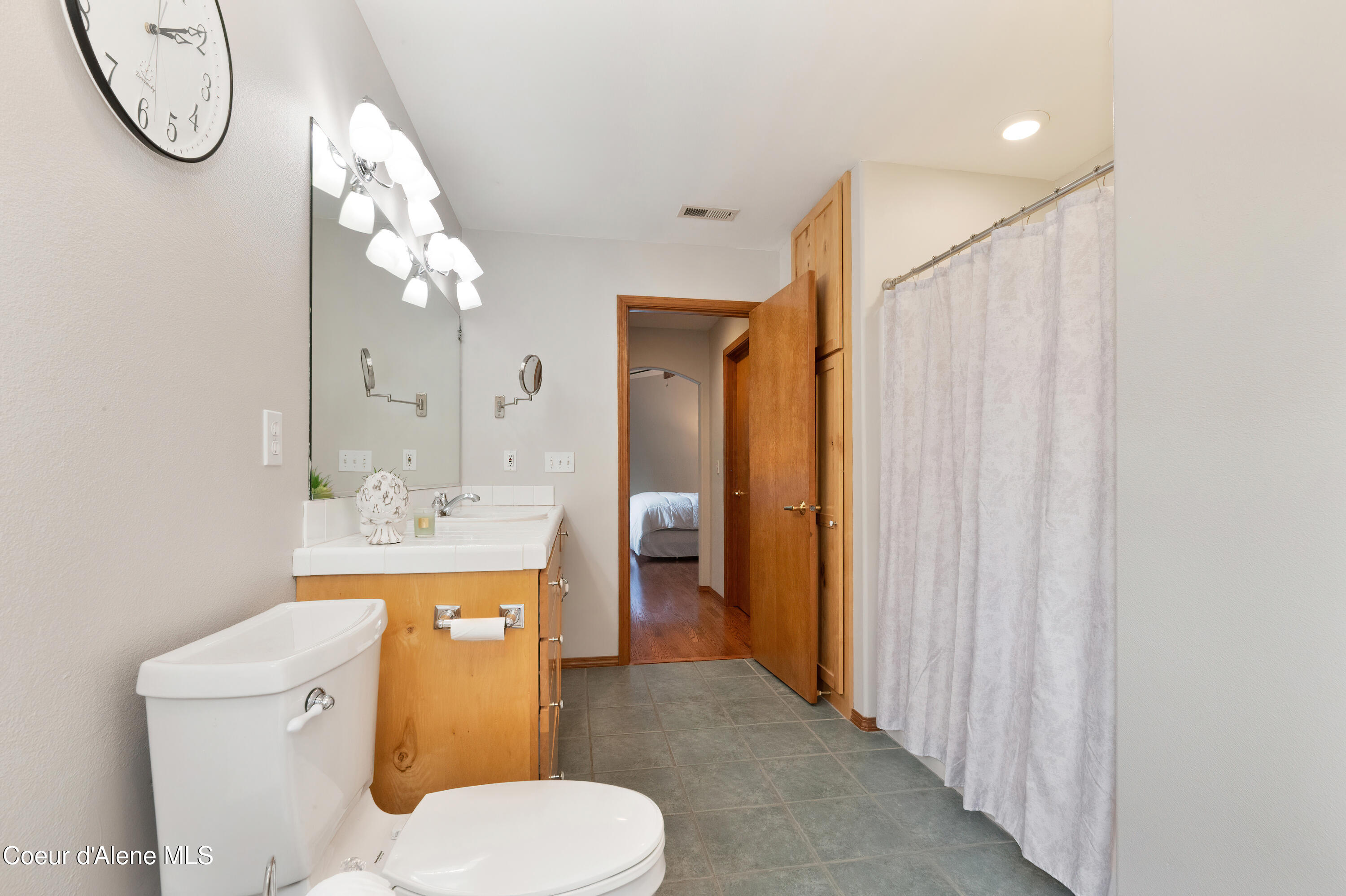 Hayden, Idaho, 83835, United States, 5 Bedrooms Bedrooms, ,2 BathroomsBathrooms,Residential,For Sale,1794747