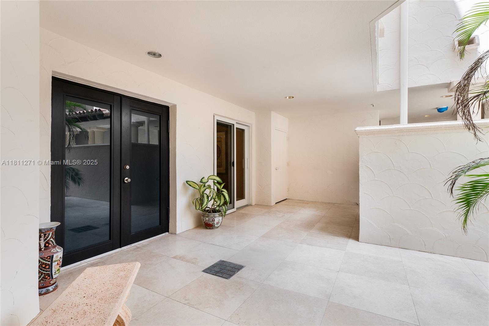 Miami Beach, Florida, 33109, United States, 4 Bedrooms Bedrooms, ,4 BathroomsBathrooms,Residential,For Sale,1837021