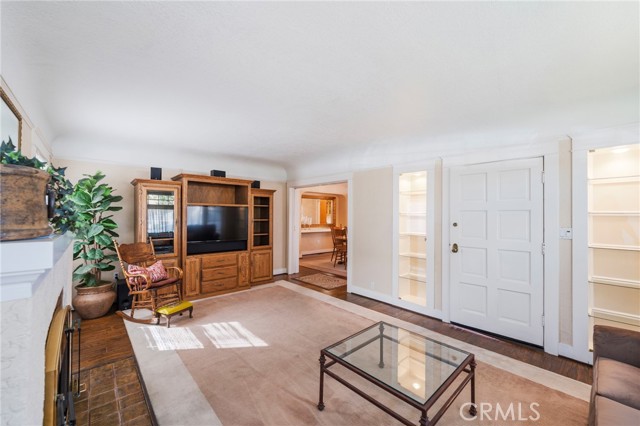 Anaheim, California, 92805, United States, 2 Bedrooms Bedrooms, ,1 BathroomBathrooms,Residential,For Sale,1986125