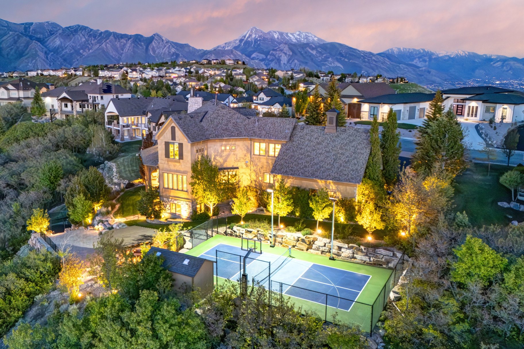  Panoramic Views, Sports Court & Luxury Living in SunCrest - 物件實景