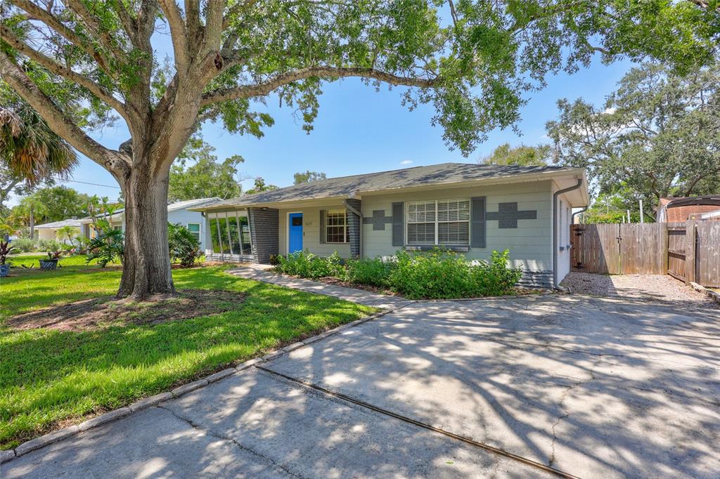 Tampa, Florida, 33611, United States, 3 Bedrooms Bedrooms, ,2 BathroomsBathrooms,Residential,For Sale,1876047