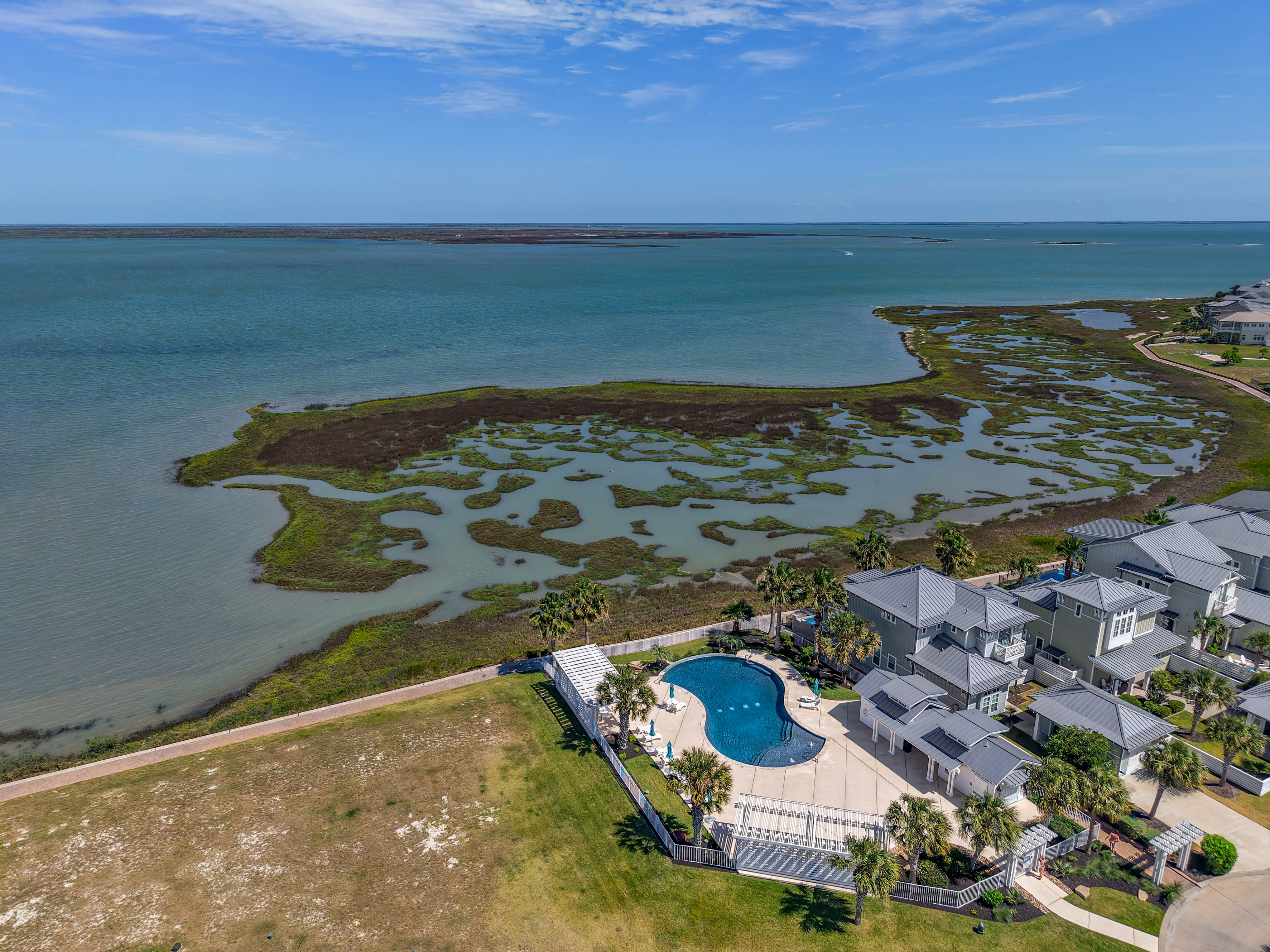  Relaxing 4BR Waterfront Condo - 物件實景