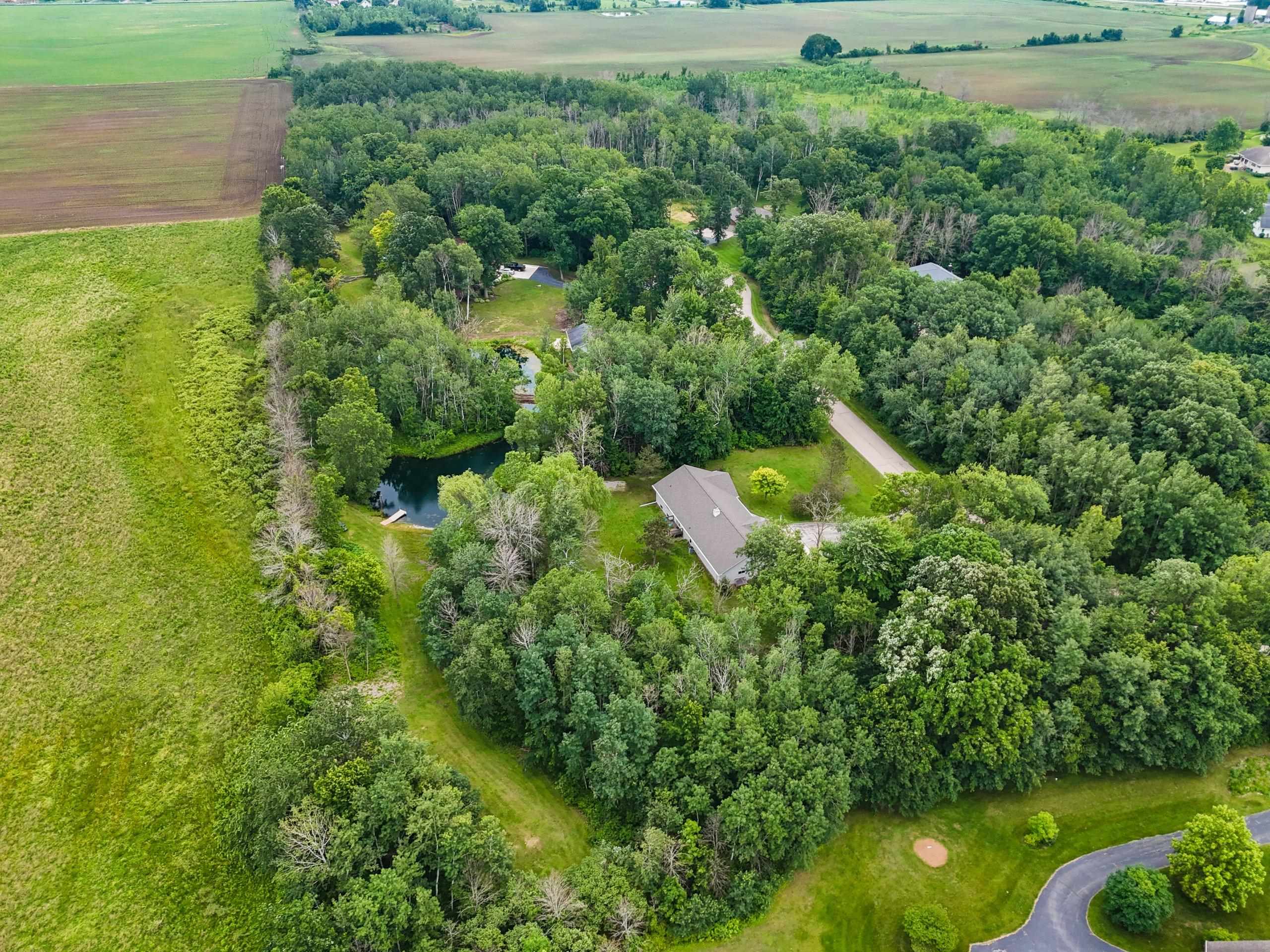 DE PERE, Wisconsin, 54115, United States, 3 Bedrooms Bedrooms, ,4 BathroomsBathrooms,Residential,For Sale,1912239