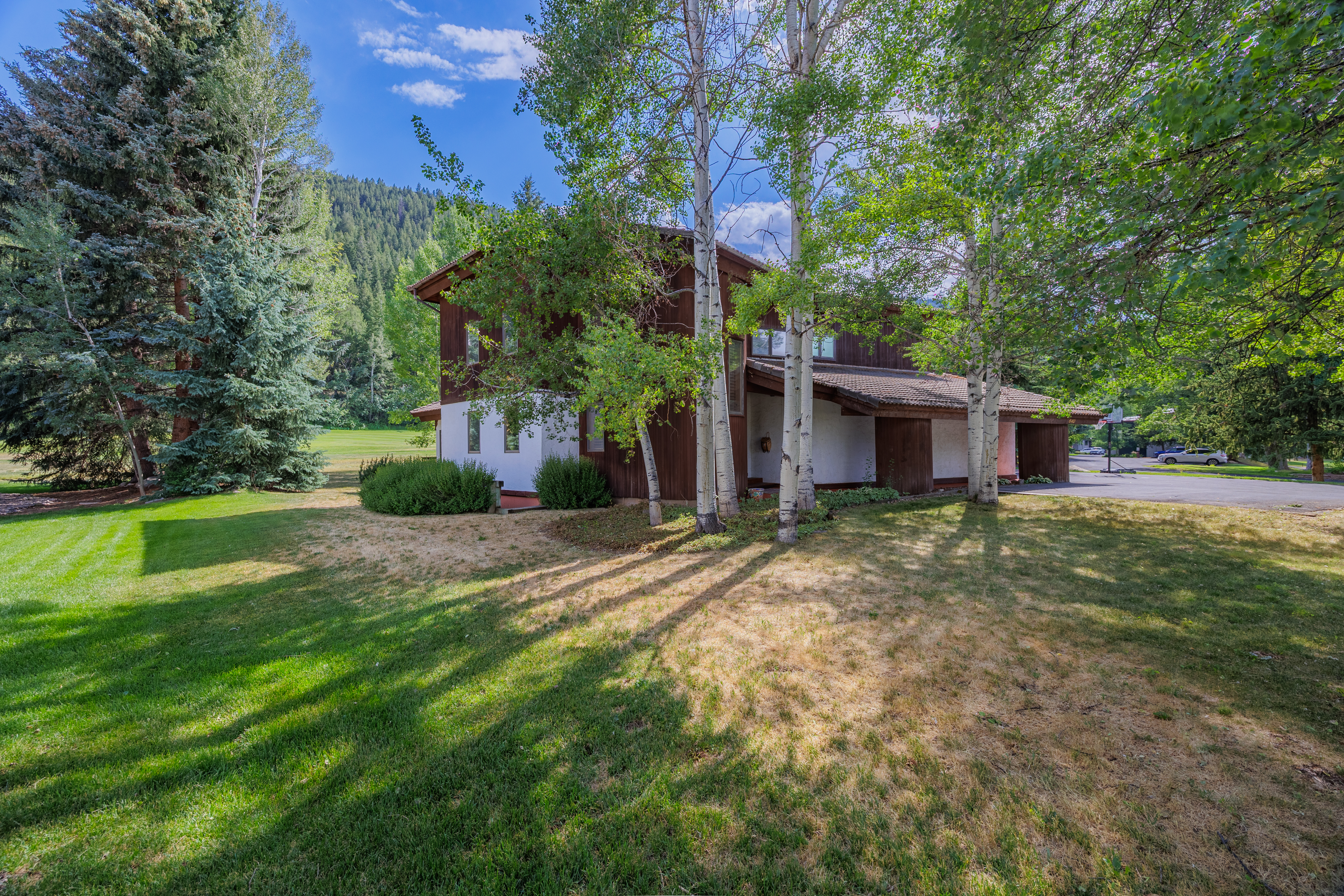  Mountain Residence Positioned at the 13th Fairway of the EagleVail Golf Course - 物件實景