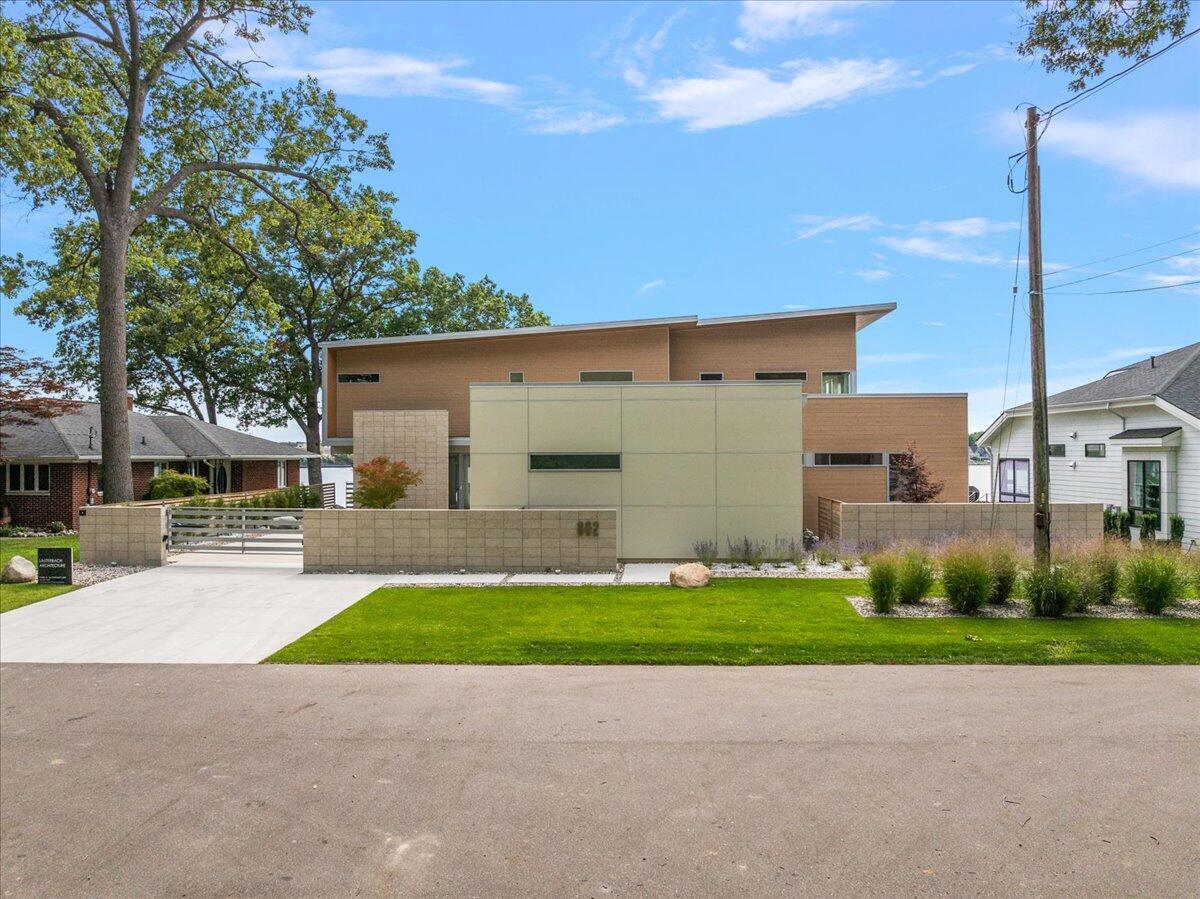 Holland, Michigan, 49424, United States, 3 Bedrooms Bedrooms, ,4 BathroomsBathrooms,Residential,For Sale,1948148