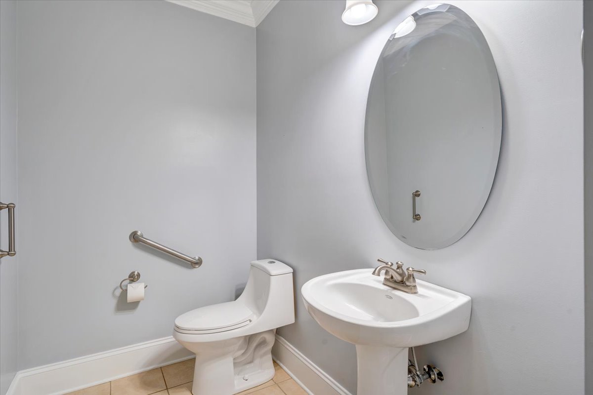 Huddleston, Virginia, 24104, United States, 4 Bedrooms Bedrooms, ,4 BathroomsBathrooms,Residential,For Sale,2048445