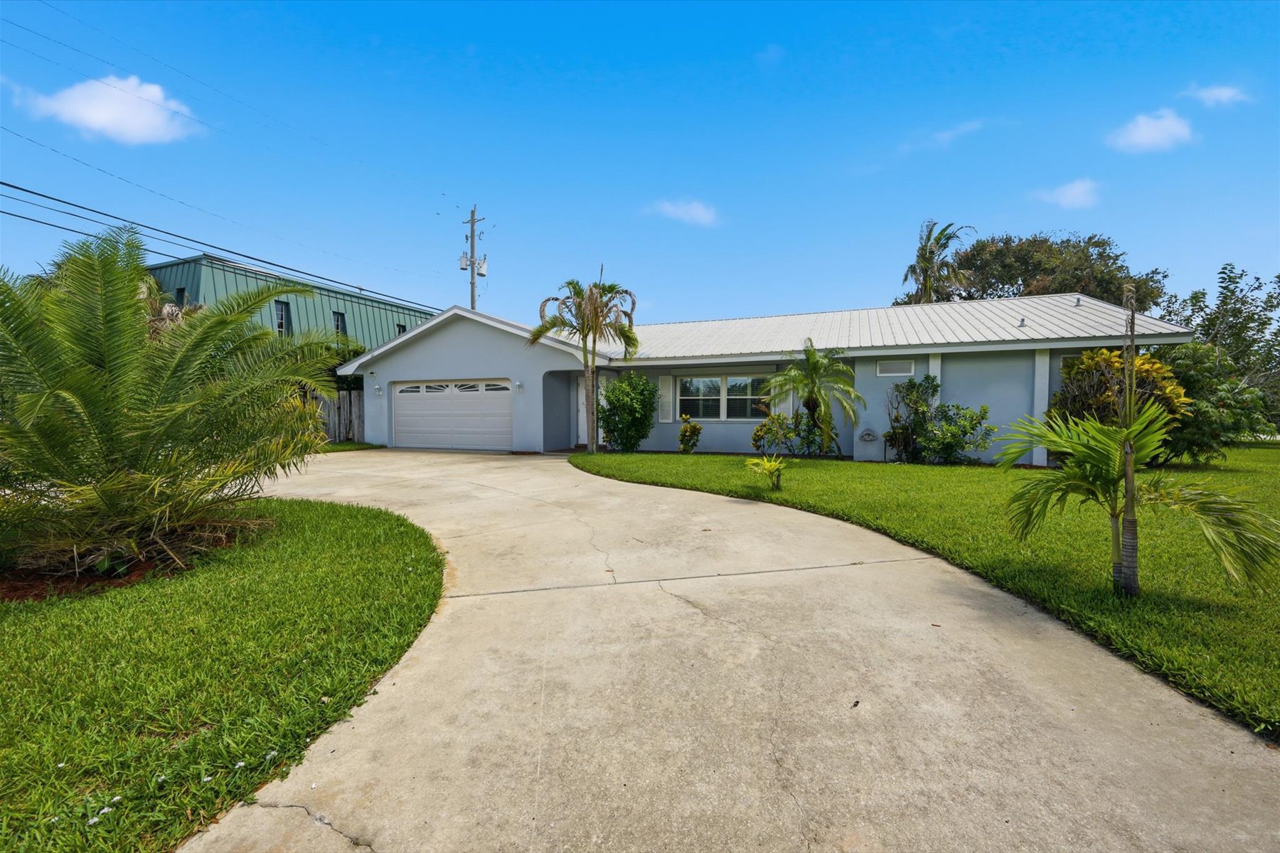  207 S Palm Avenue, Indialantic, FL, 32903 - 物件實景