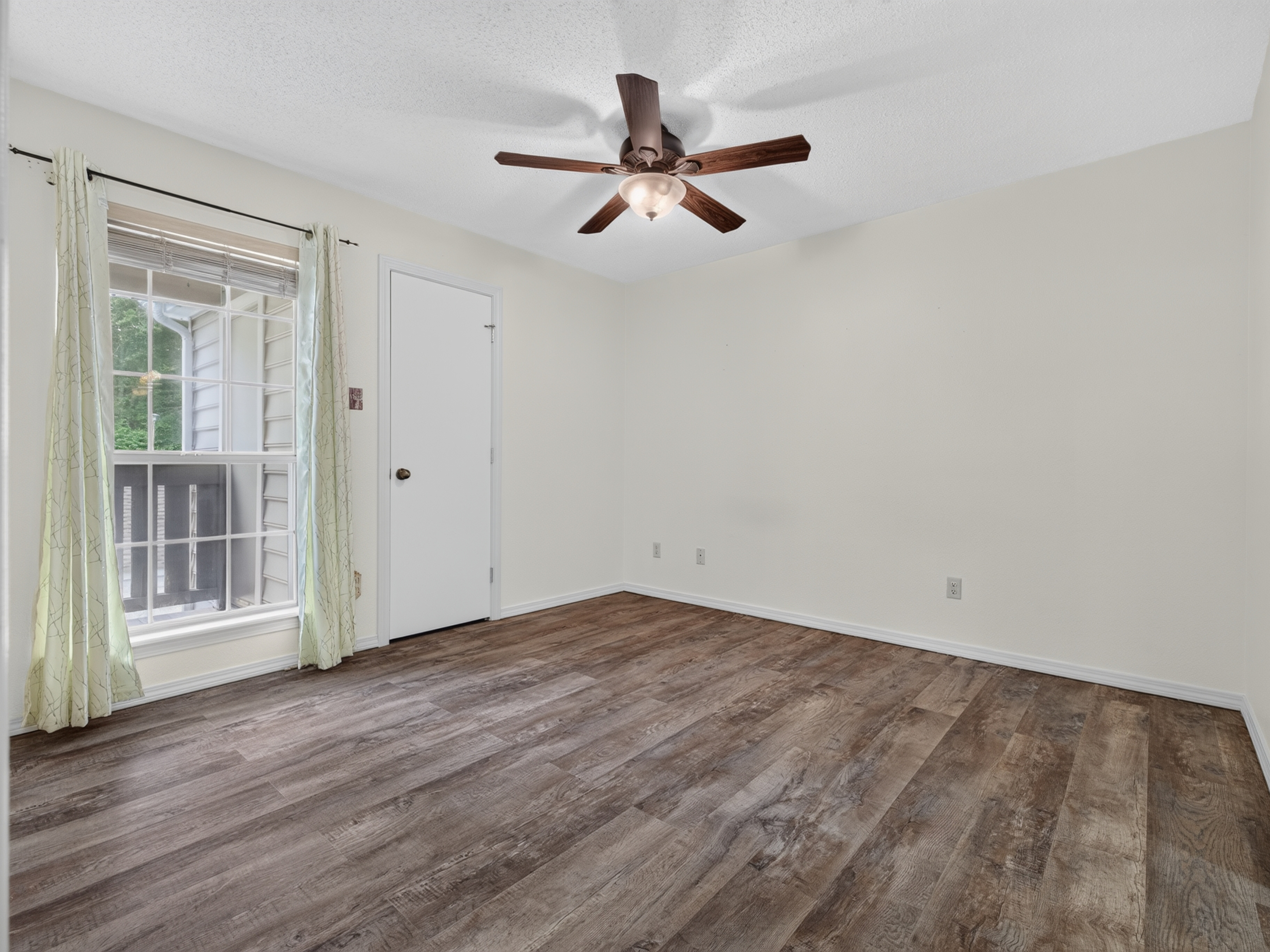  Your peaceful one-bedroom condo in The Hollow awaits. - 物件實景