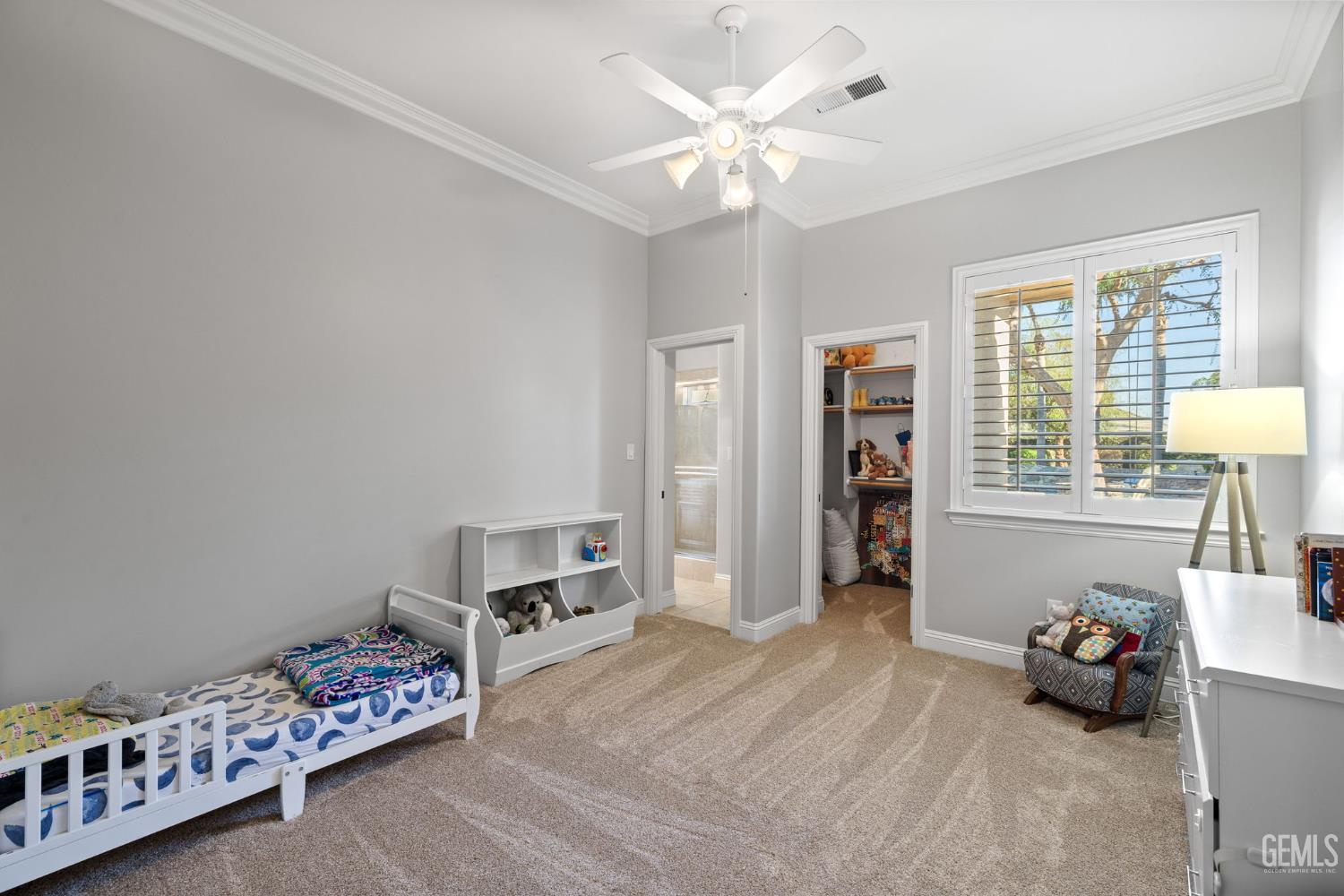 Bakersfield, California, 93314, United States, 5 Bedrooms Bedrooms, ,5 BathroomsBathrooms,Residential,For Sale,1948004
