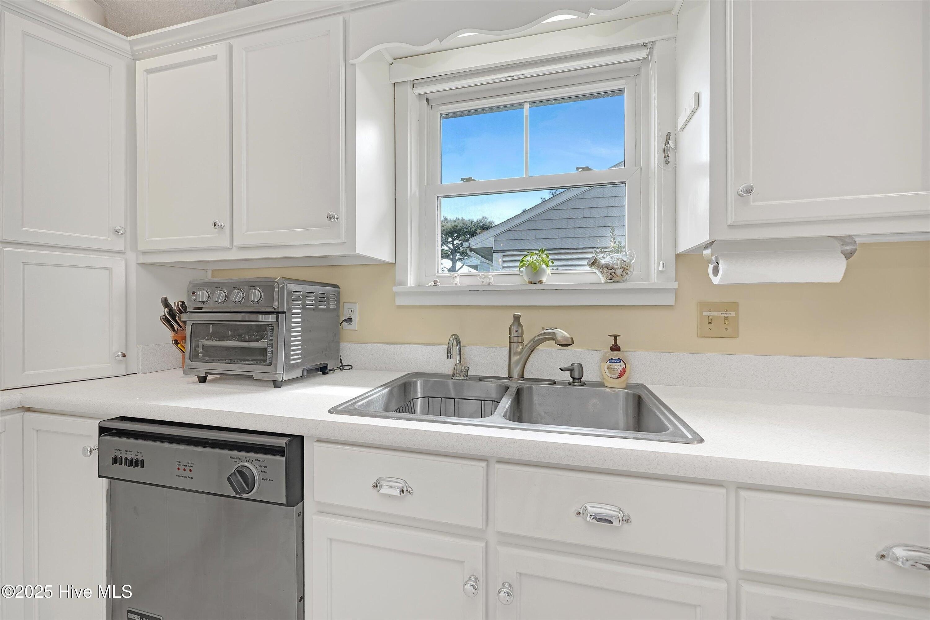 Sunset Beach, North Carolina, 28468, United States, 3 Bedrooms Bedrooms, ,3 BathroomsBathrooms,Residential,For Sale,1975647