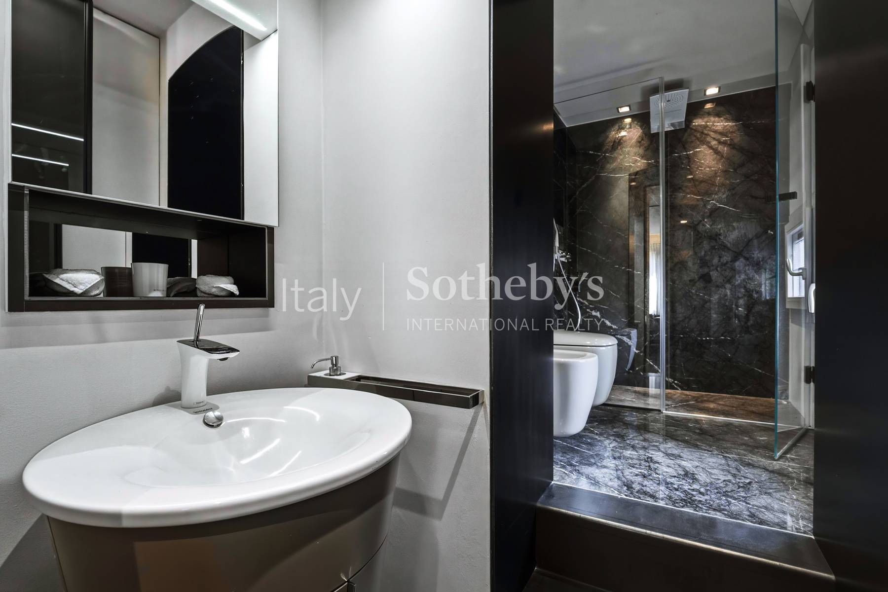  Renovated Apartment in Verona
