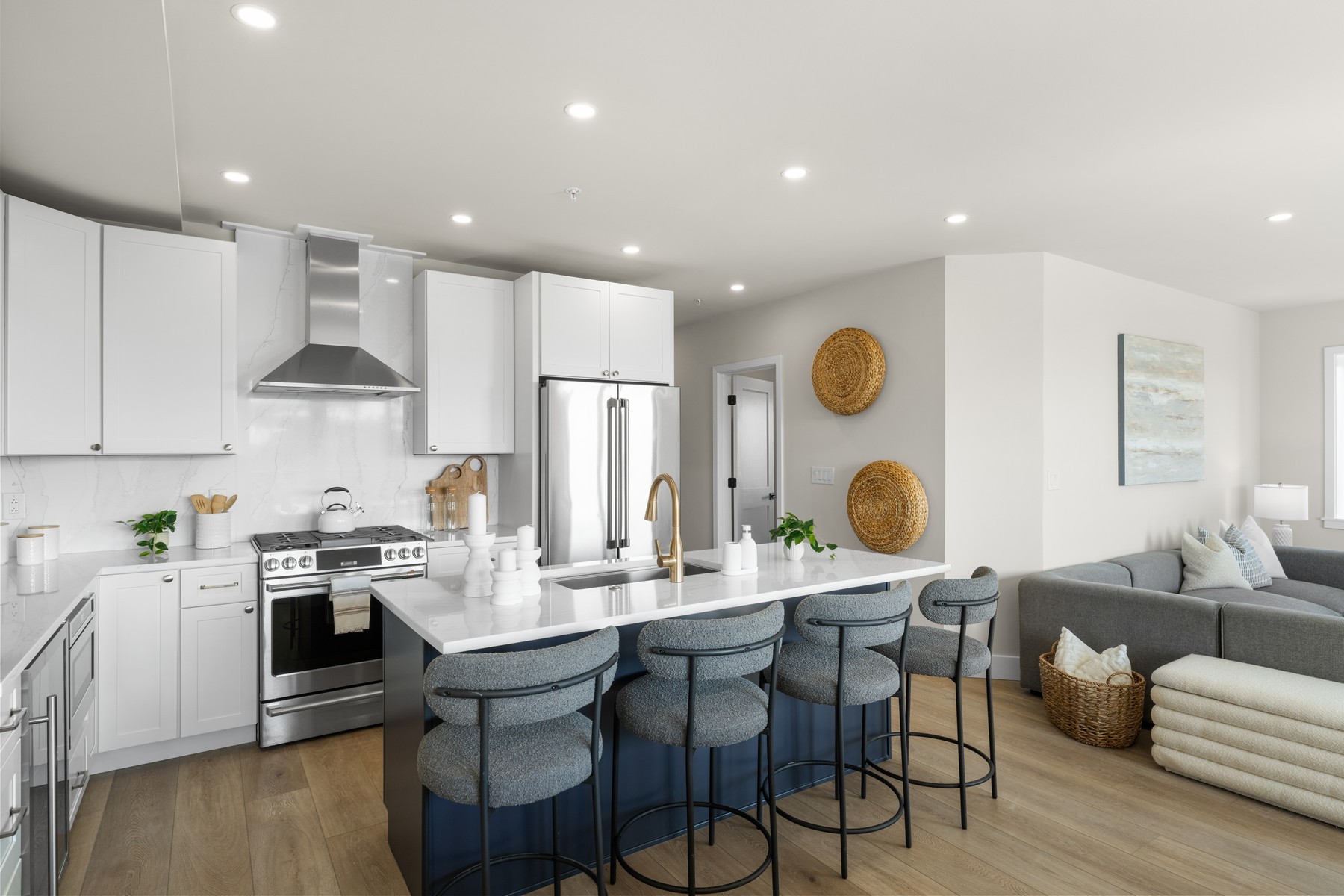  323 E Oak Avenue Unit 201 - 物件實景