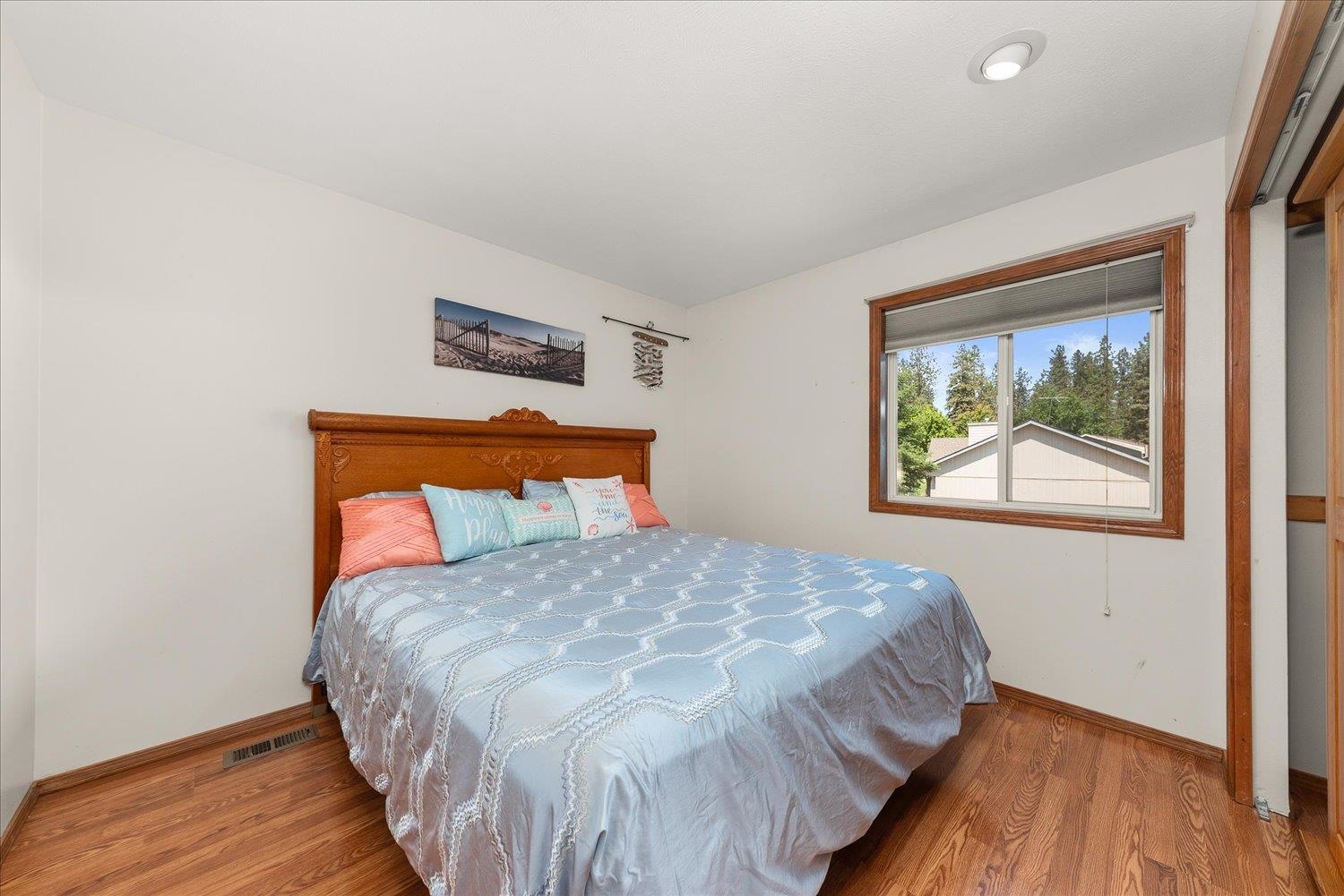 Nine Mile Falls, Washington, 99026, United States, 5 Bedrooms Bedrooms, ,3 BathroomsBathrooms,Residential,For Sale,1979574