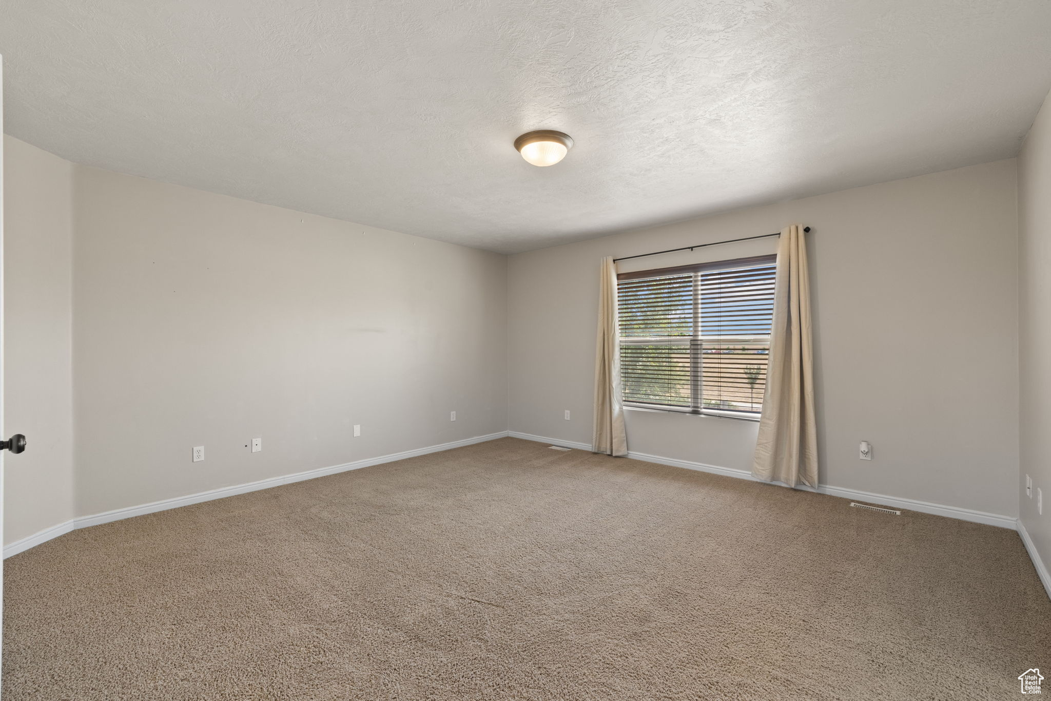 West Jordan, Utah, 84084, United States, 4 Bedrooms Bedrooms, ,3 BathroomsBathrooms,Residential,For Sale,1867498