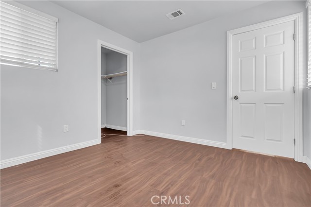 Los Angeles, California, 90062, United States, 5 Bedrooms Bedrooms, ,Residential,For Sale,1975907