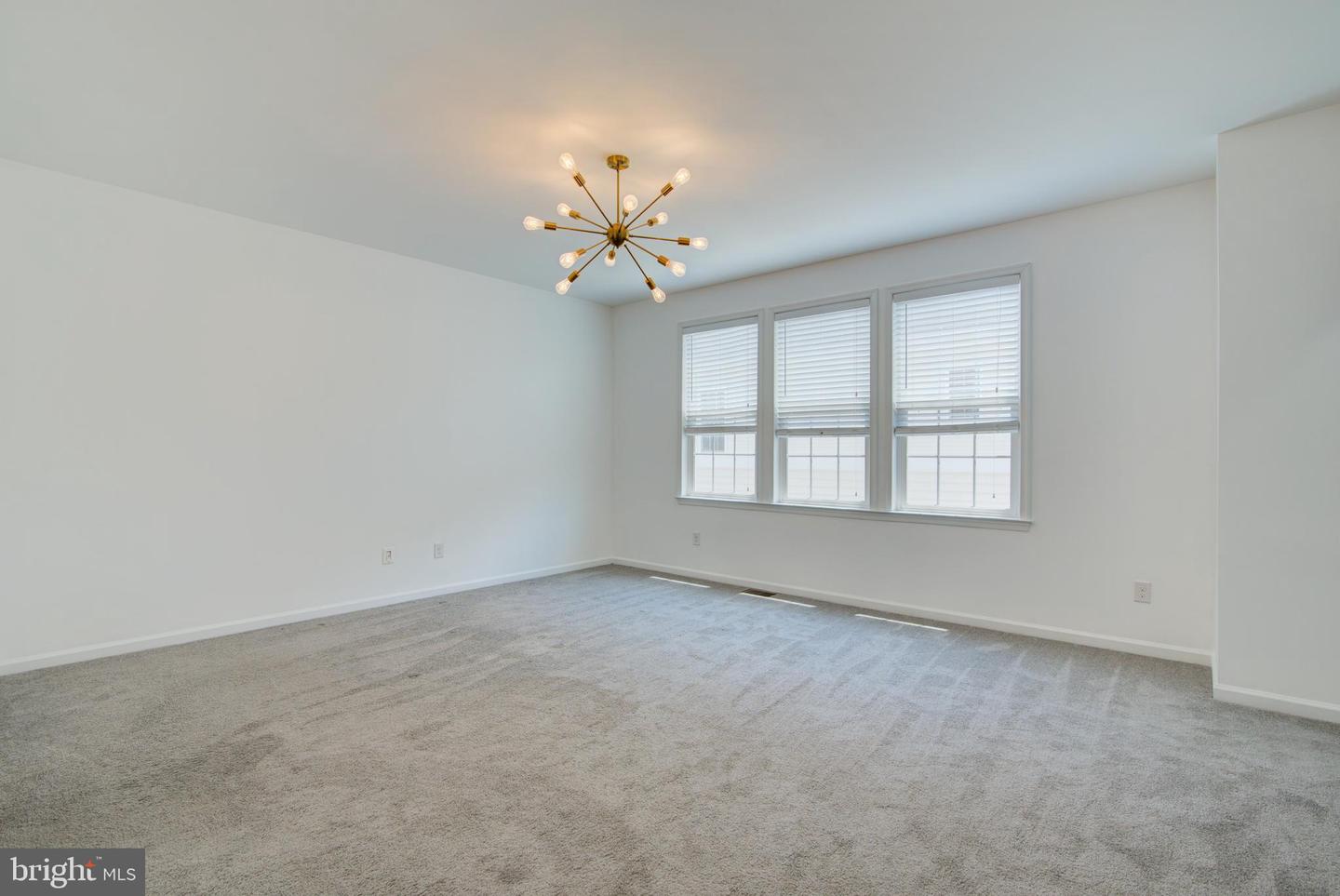 Aldie, Virginia, 20105, United States, 3 Bedrooms Bedrooms, ,3 BathroomsBathrooms,Residential,For Sale,1891094
