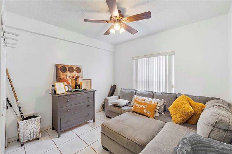Davie, Florida, 33325, United States, 4 Bedrooms Bedrooms, ,3 BathroomsBathrooms,Residential,For Sale,1837198