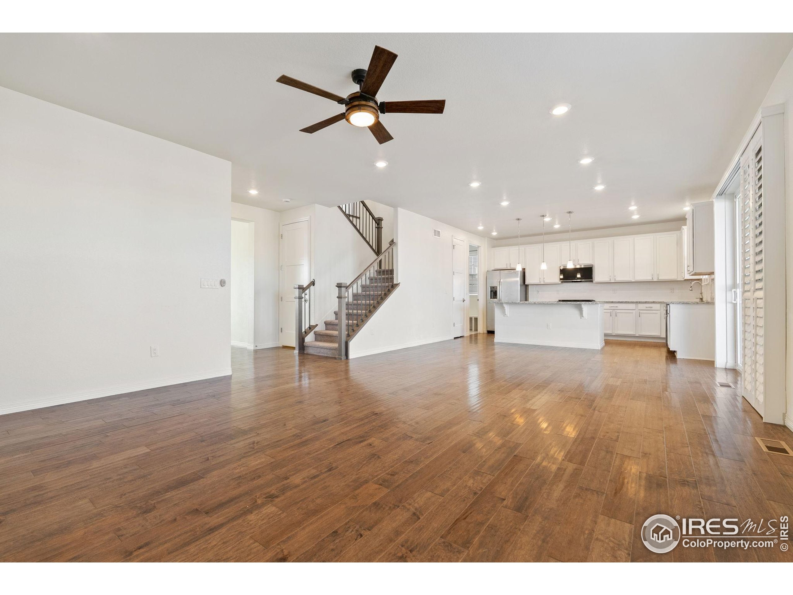 Thornton, Colorado, 80602, United States, 4 Bedrooms Bedrooms, ,4 BathroomsBathrooms,Residential,For Sale,1988981