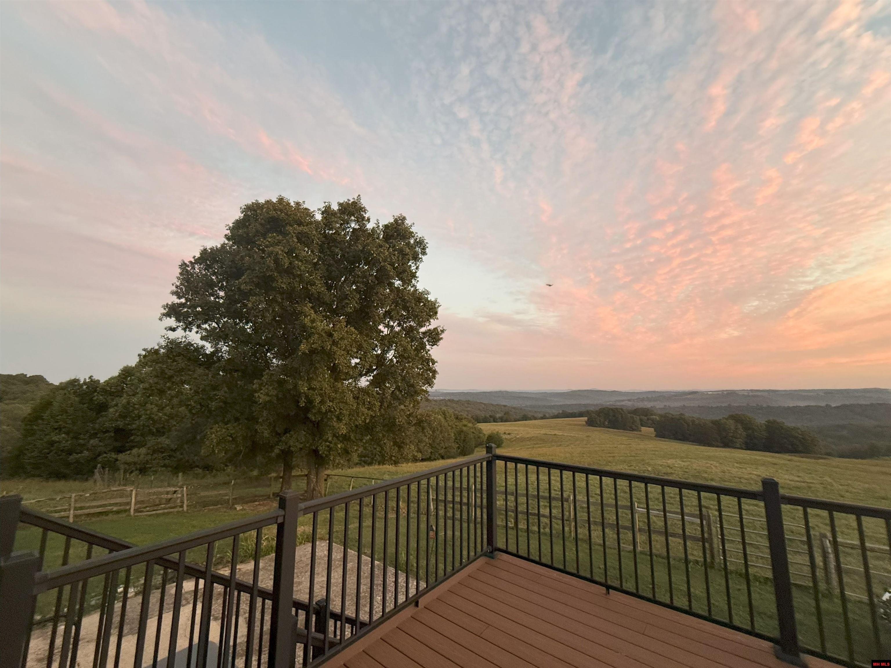 Gainesville, Missouri, 65655, United States, 4 Bedrooms Bedrooms, ,3 BathroomsBathrooms,Residential,For Sale,1979779