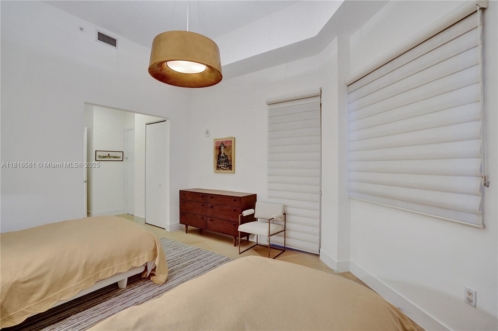 Aventura, Florida, 33180, United States, 2 Bedrooms Bedrooms, ,2 BathroomsBathrooms,Residential,For Sale,1848043