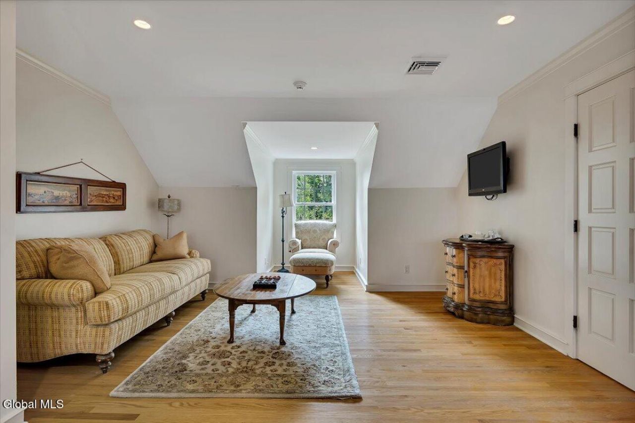 Queensbury, New York, 12804, United States, 4 Bedrooms Bedrooms, ,4 BathroomsBathrooms,Residential,For Sale,2003440