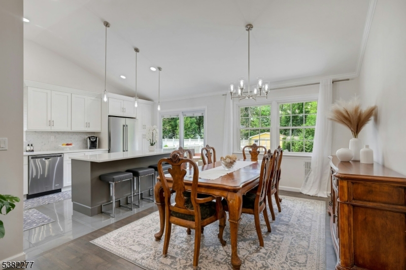Springfield Twp., New Jersey, 07081, United States, 4 Bedrooms Bedrooms, ,3 BathroomsBathrooms,Residential,For Sale,1938892