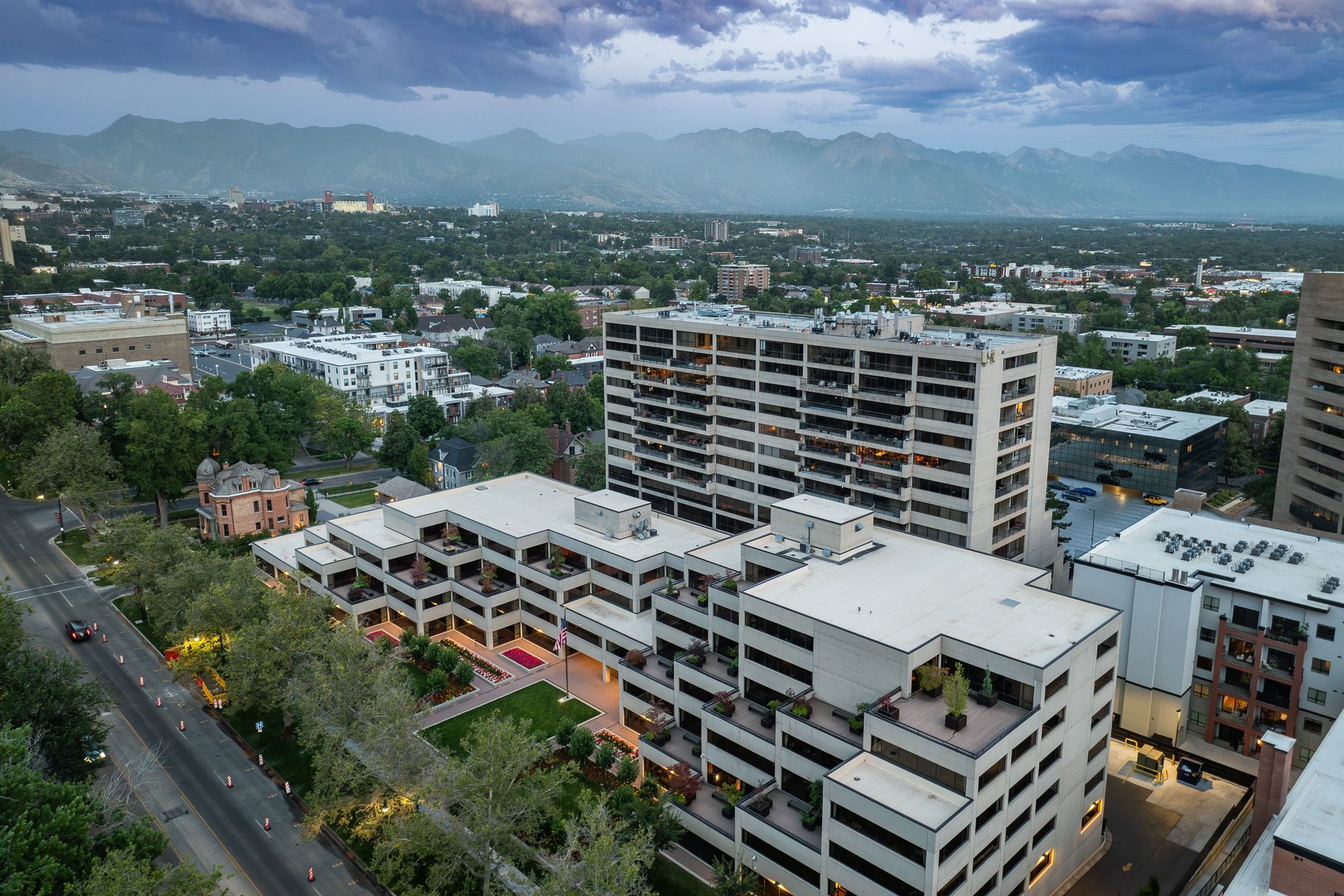  Corner Residence with Towering Views of Salt Lake City - 物件實景