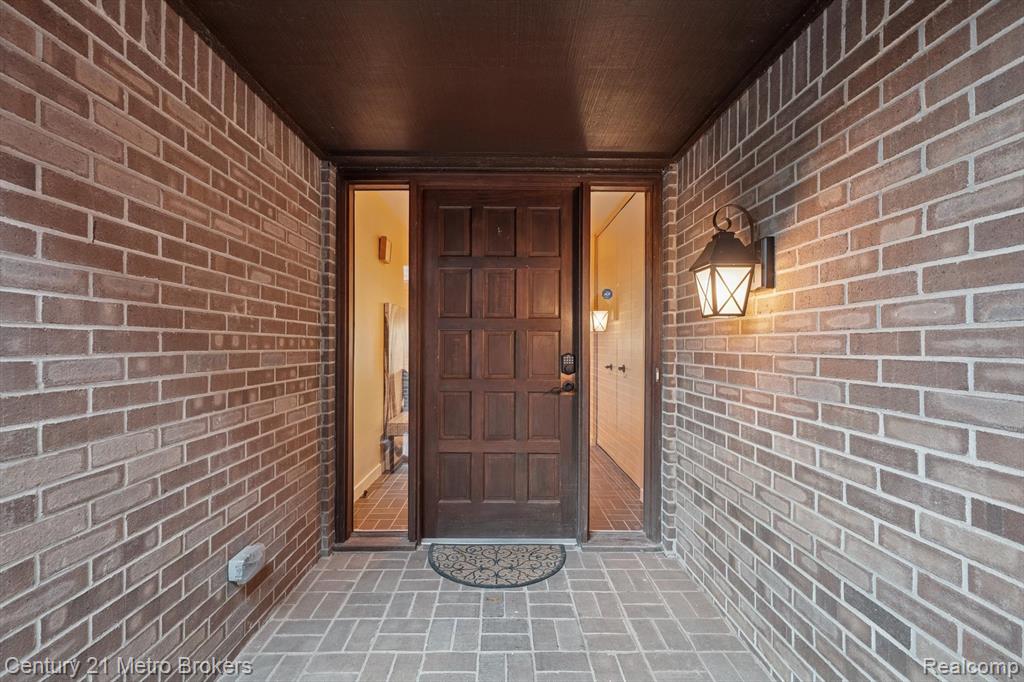 Grand Blanc, Michigan, 48439, United States, 3 Bedrooms Bedrooms, ,5 BathroomsBathrooms,Residential,For Sale,1986103